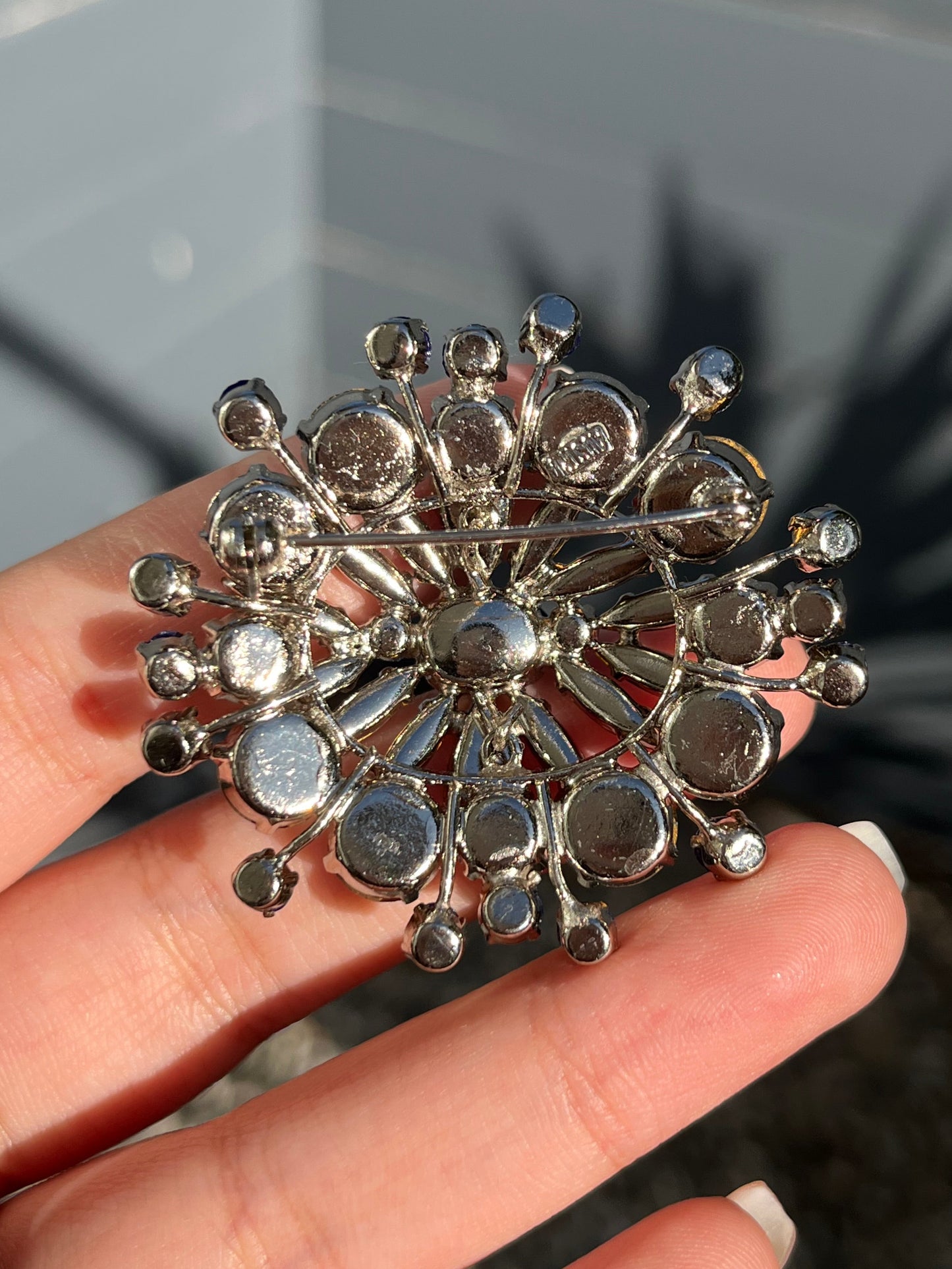 Vintage Made In Austria Faux Lápiz Blue Poured Glass Cabochon Rhinestone Prong Silver-Plated Brooch