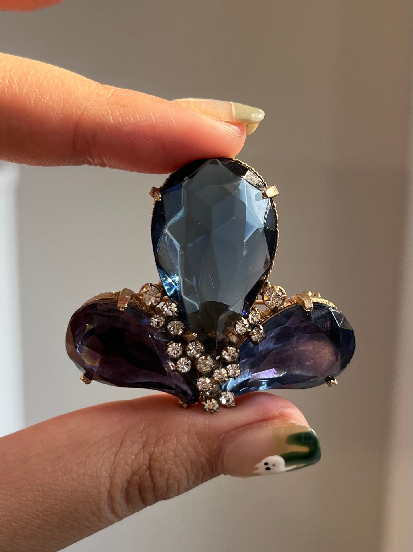 Vintage Hattie Carnegie "Fleur De Lis" Iris Flower Open Back Large Blue Purple Rhinestone Brooch