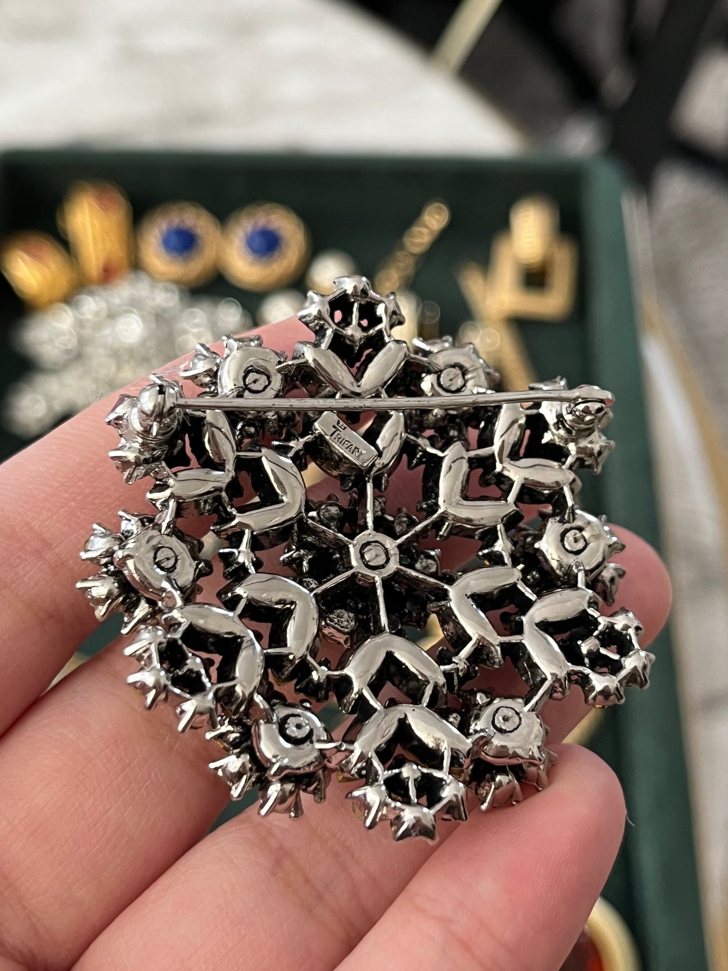 Vintage Crown Trifari 1950s Snowflake Flower Green Gray Rhinestone Prong Multi-Layered Silver-Tone Brooch