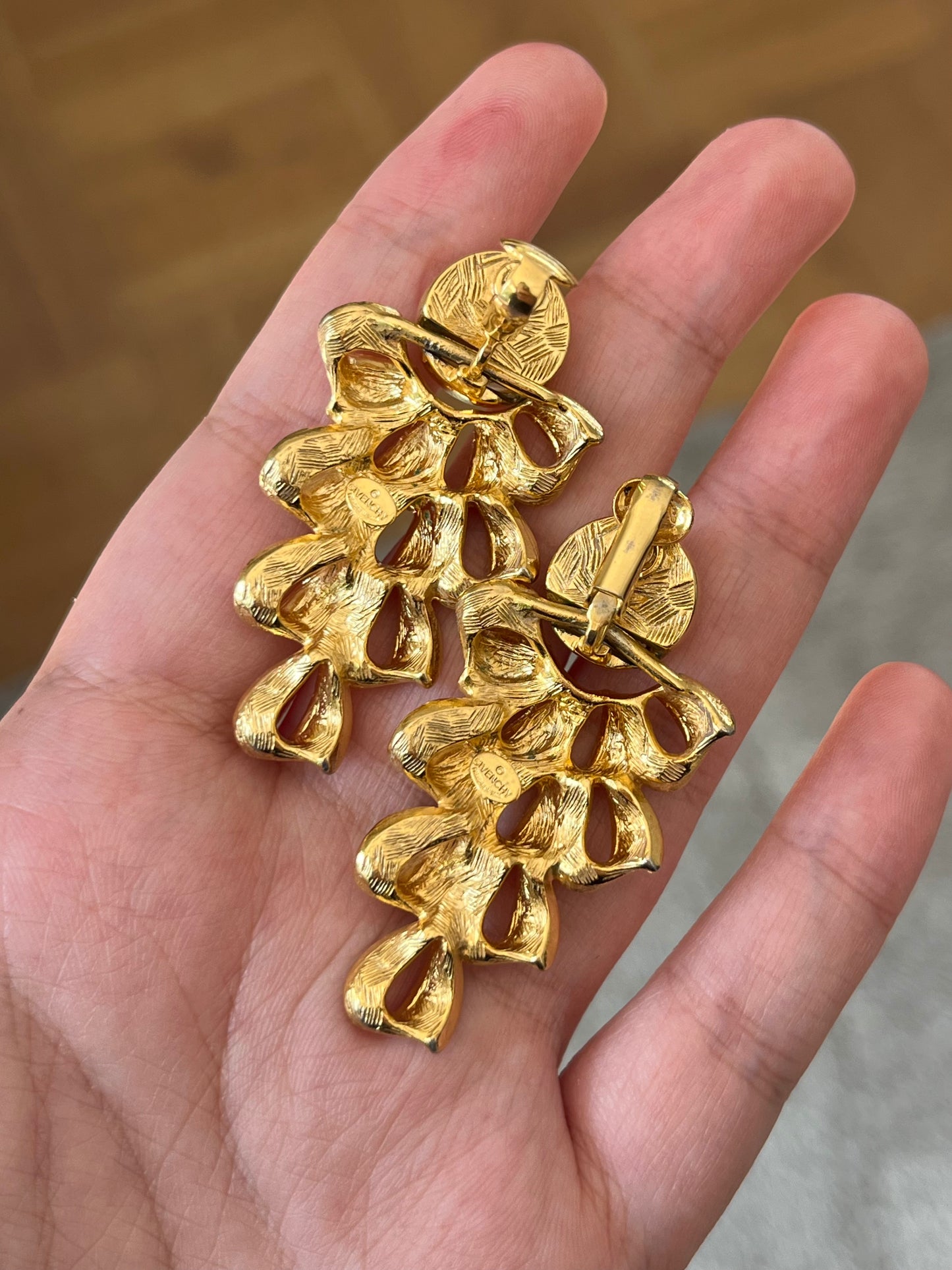 Vintage Givenchy Pearl Ribbon Chandelier Dangle Drop Long Shoulder Brush Gold-Tone Clip-On Earrings