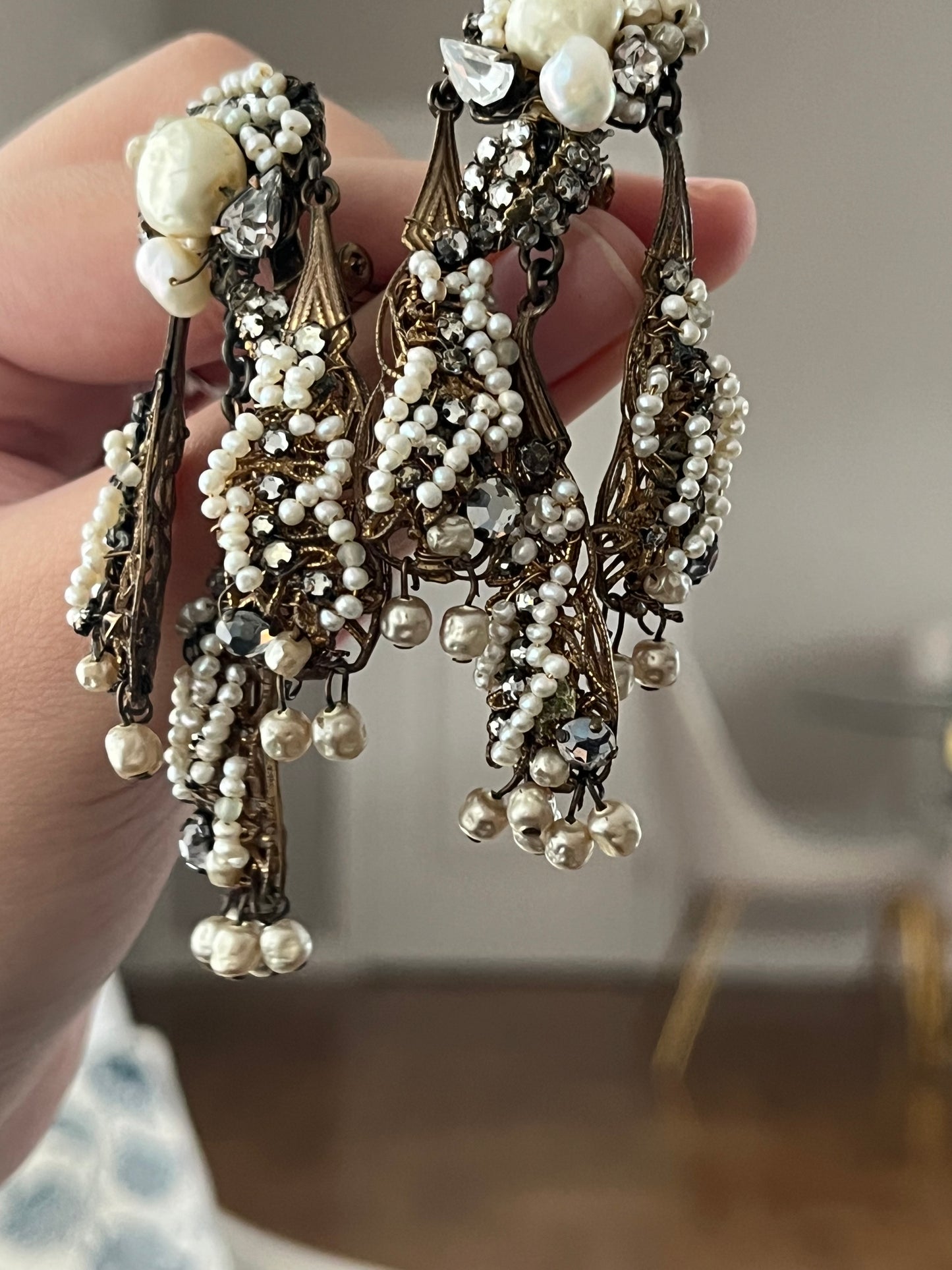 Vintage Unsigned Miriam Haskell Style Genuine Freshwater Pearl Cluster Tassel Drop Dangle Long Shoulder Brush Bronze-Tone Clip-On Earrings