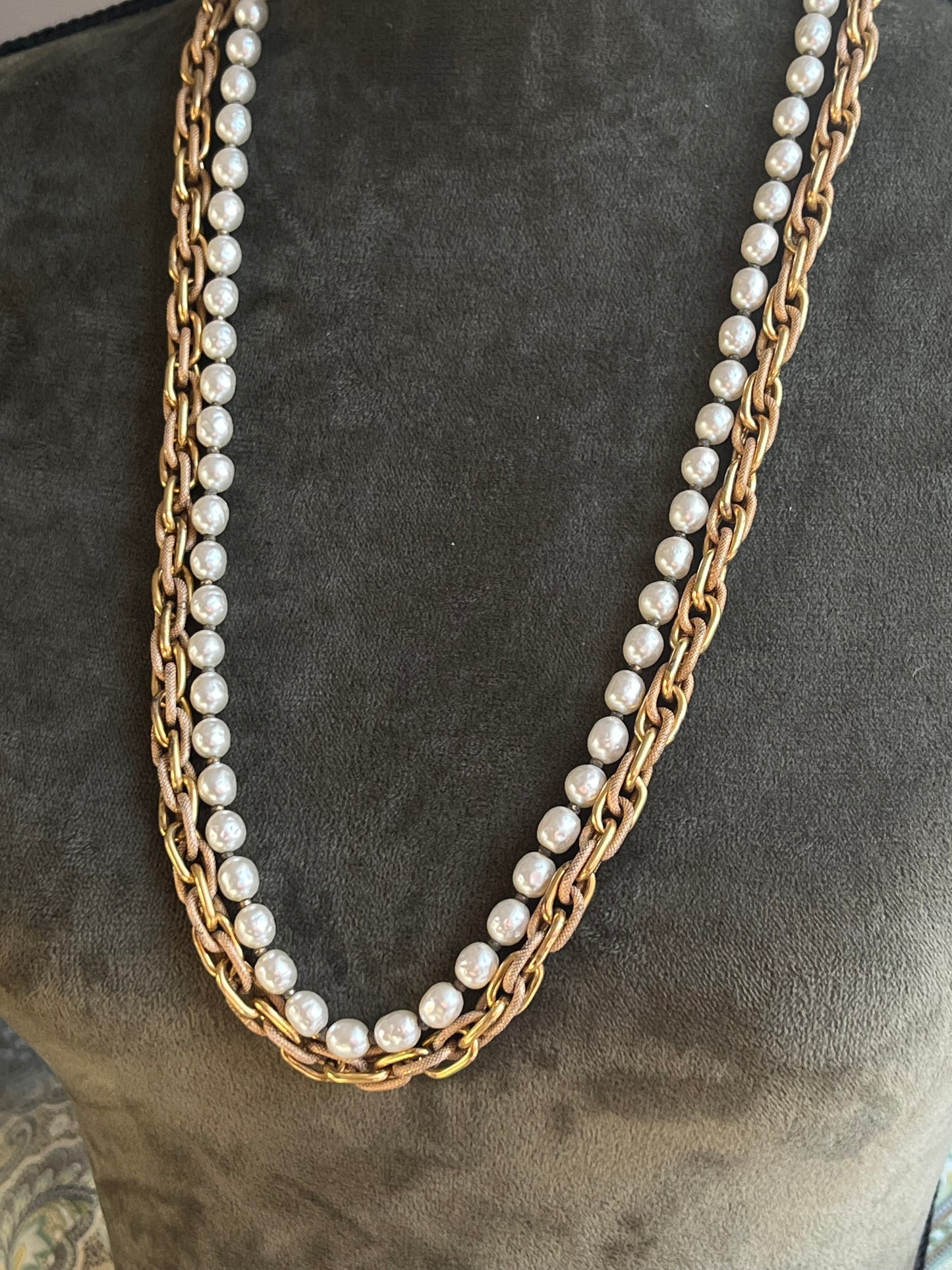 Vintage Miriam Haskell Classic "Niki" Baroque Glass Pearl Bronze-Tone Chain Long Necklace Set