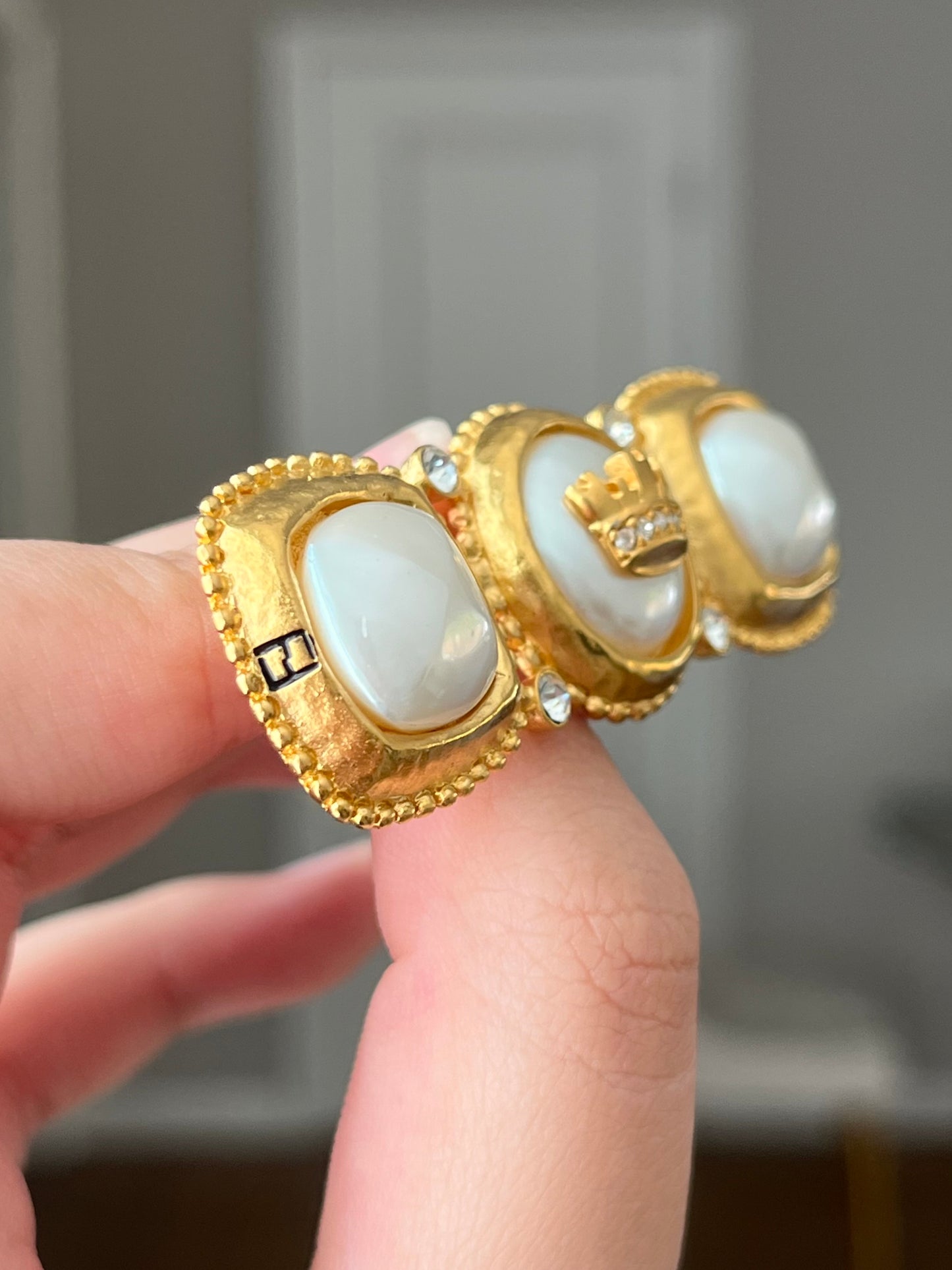 Vintage Fendi Classic Crown Motif Sugarloaf-Cut Pearl Rhinestone Gold-Tone Bar Brooch