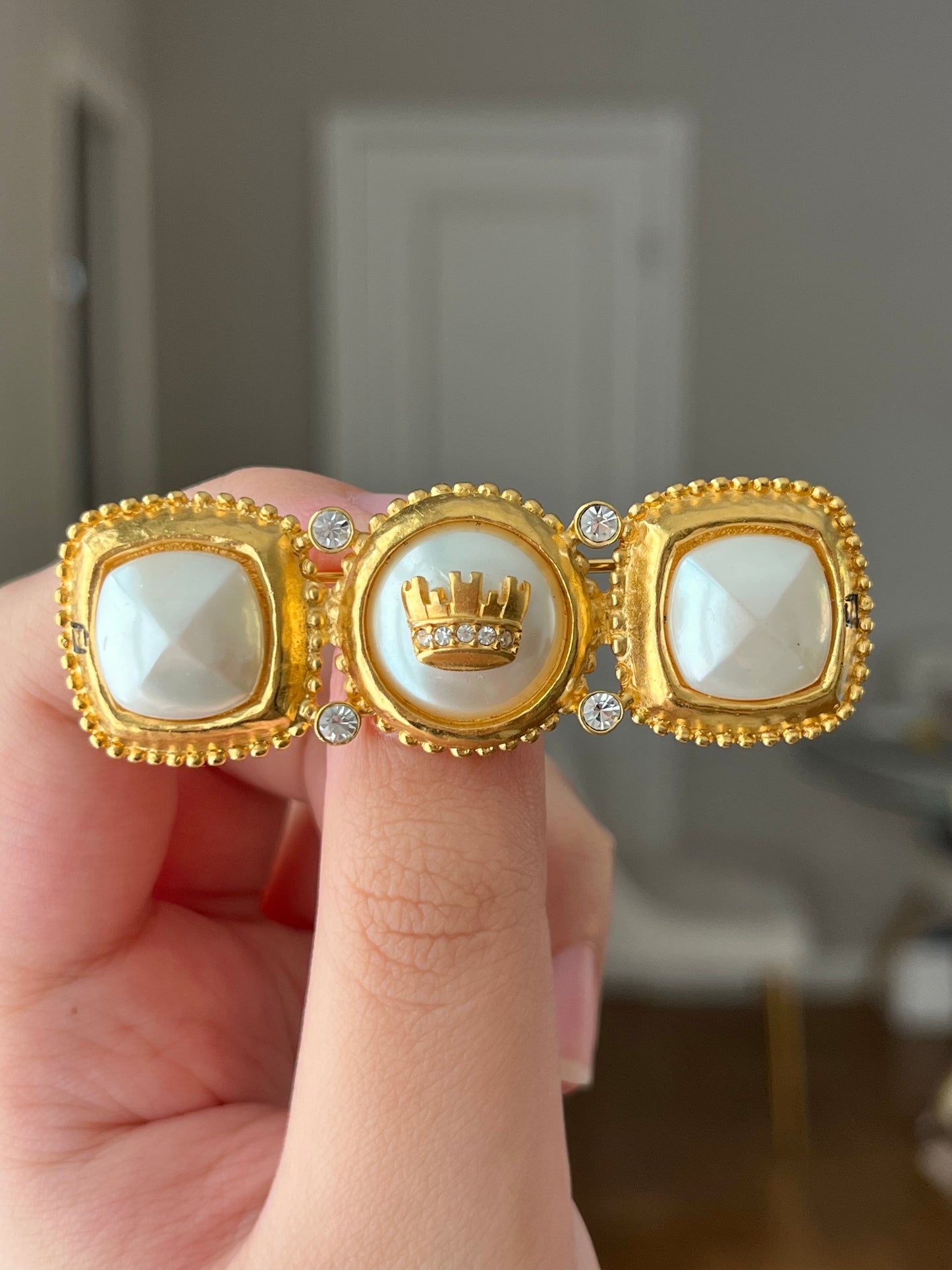 Vintage Fendi Classic Crown Motif Sugarloaf-Cut Pearl Rhinestone Gold-Tone Bar Brooch