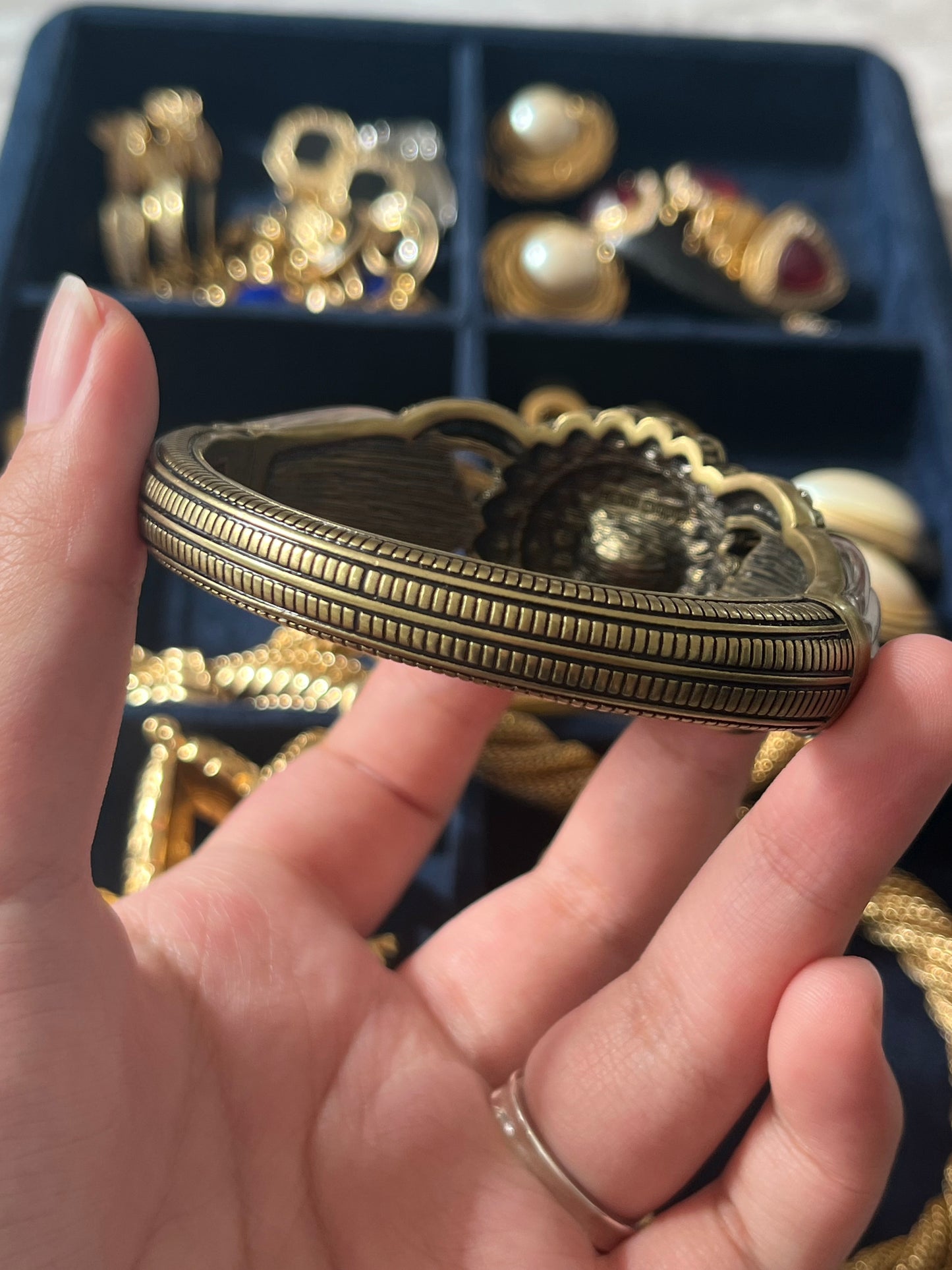 Vintage Heidi Daus 2010 "Collector's" Collection Oval Gray Rhinestone Mellon Lucite Bronze-Tone Bracelet Bangle