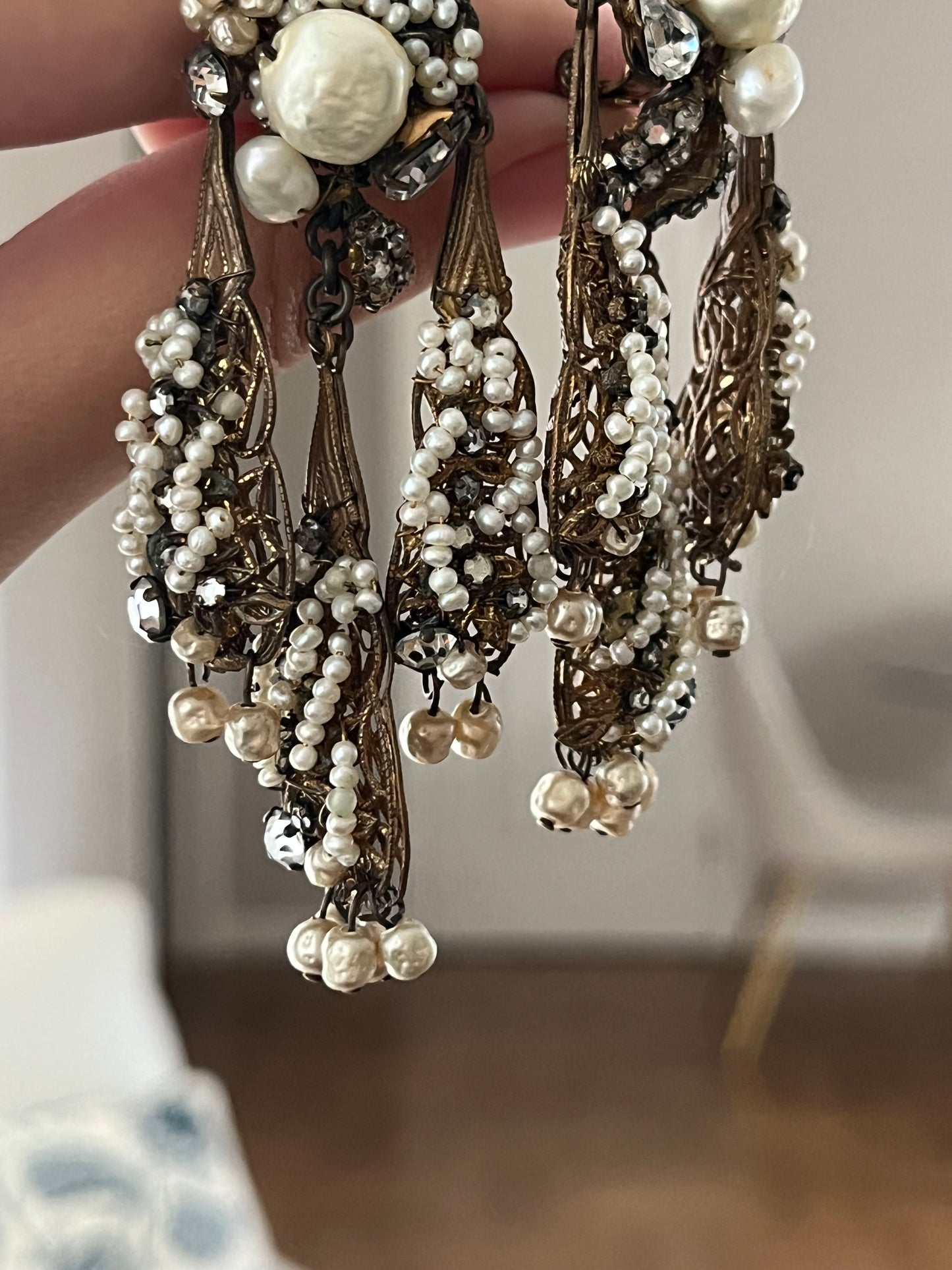 Vintage Unsigned Miriam Haskell Style Genuine Freshwater Pearl Cluster Tassel Drop Dangle Long Shoulder Brush Bronze-Tone Clip-On Earrings