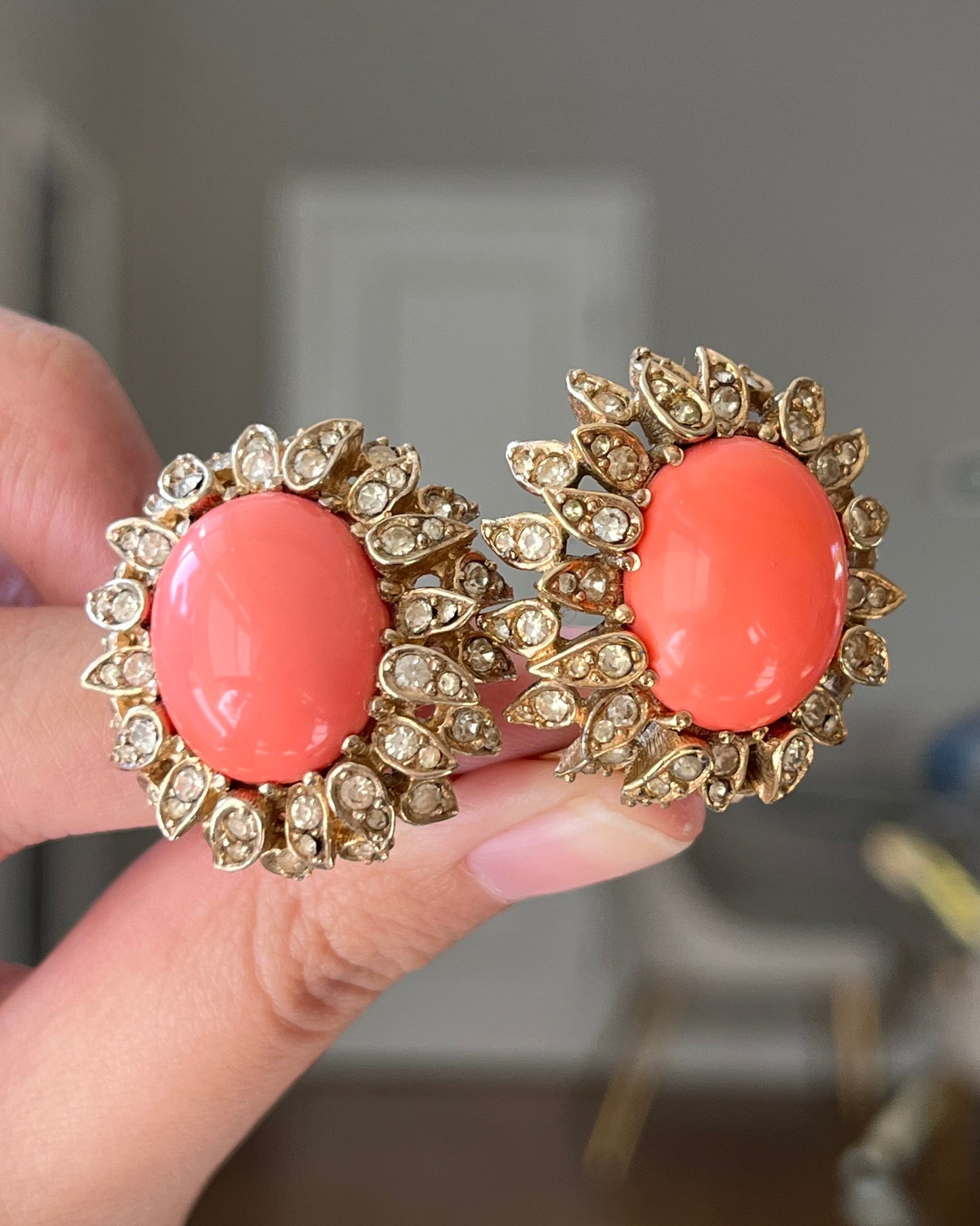Vintage Ciner Sunflower Oval Coral Pink Poured Glass Cabochon Rhinestone Gold-Tone Clip-On Earrings
