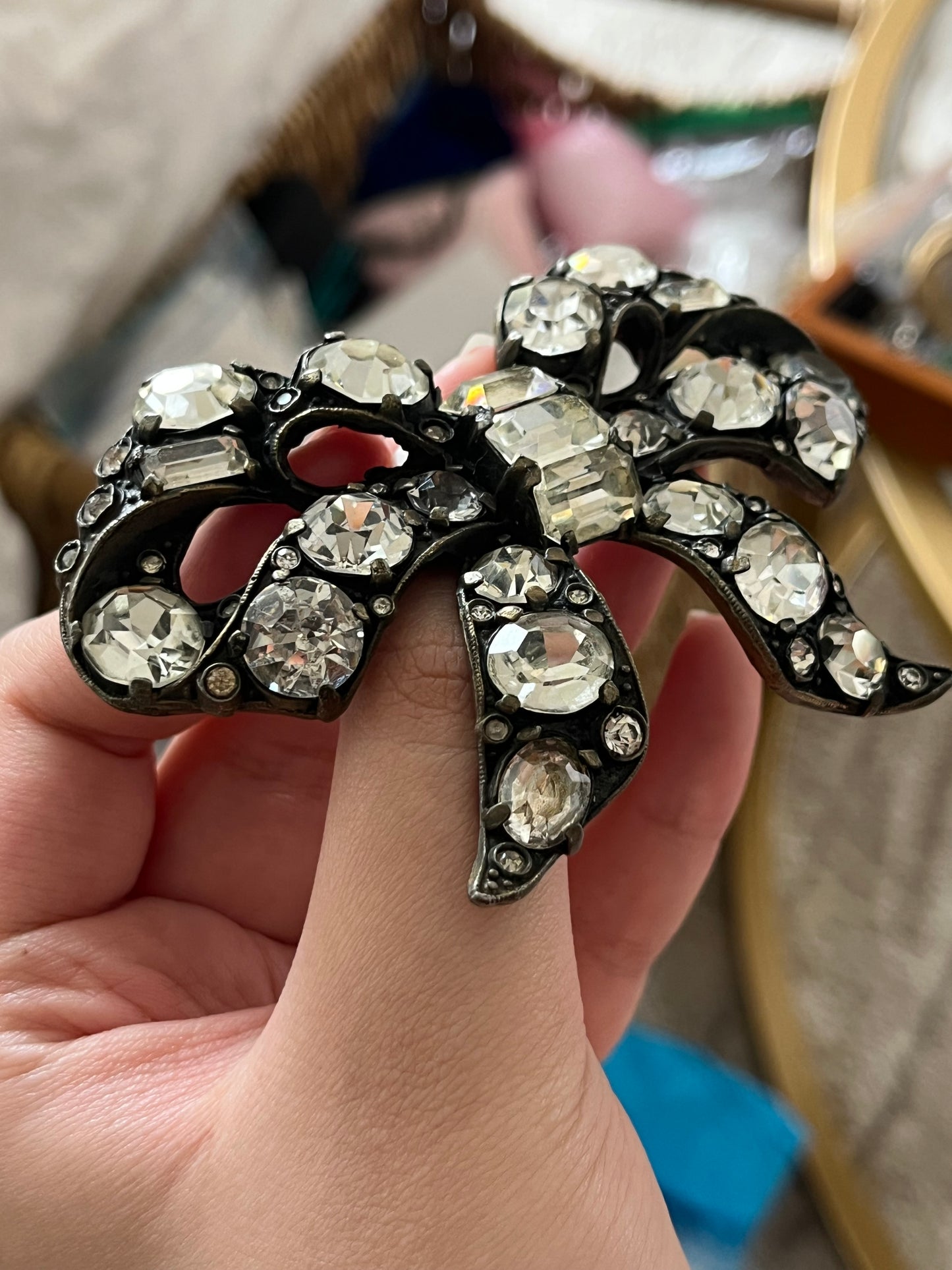 Vintage Eisenberg Original 1920s Bow Tie Butterfly Knot Large Rhinestone Bronze-Tone Brooch