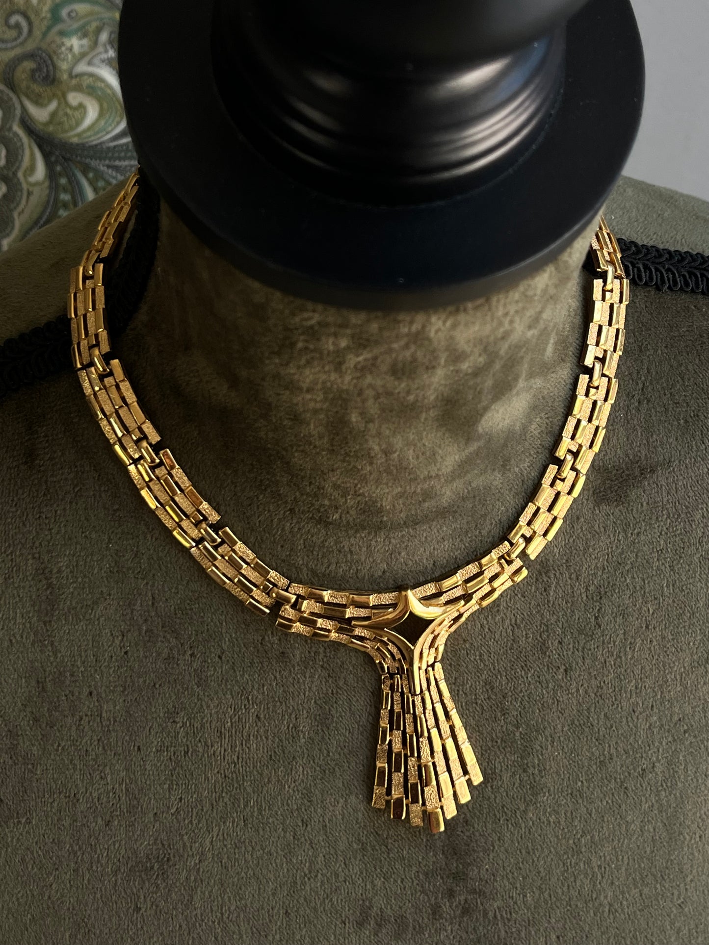 Vintage Crown Trifari Star Radiant Hollow Tie Y Drop Gold-Tone Necklace