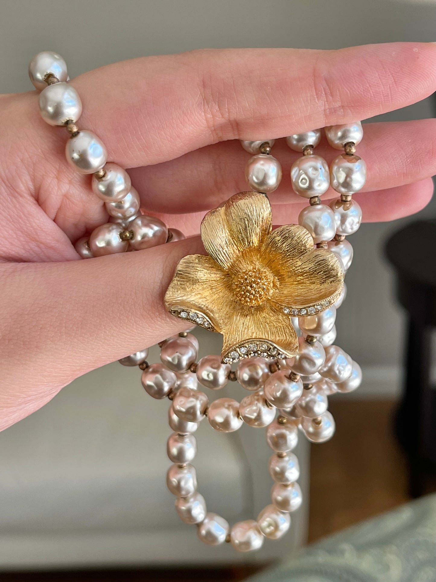 Vintage Unsigned Miriam Haskell Style Baroque Glass Pearl Double-Stranded Layered Rhinestone Brushed Gold-Tone Flower Clasp Necklace