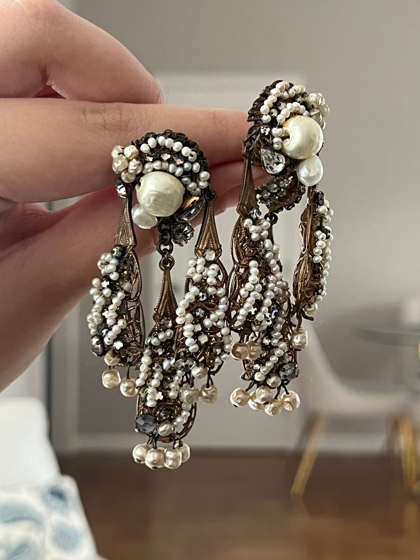 Vintage Unsigned Miriam Haskell Style Genuine Freshwater Pearl Cluster Tassel Drop Dangle Long Shoulder Brush Bronze-Tone Clip-On Earrings