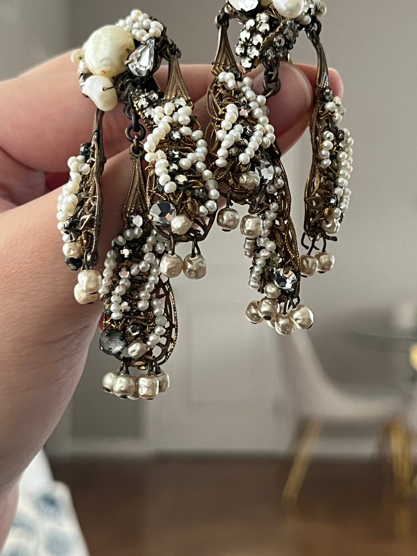 Vintage Unsigned Miriam Haskell Style Genuine Freshwater Pearl Cluster Tassel Drop Dangle Long Shoulder Brush Bronze-Tone Clip-On Earrings