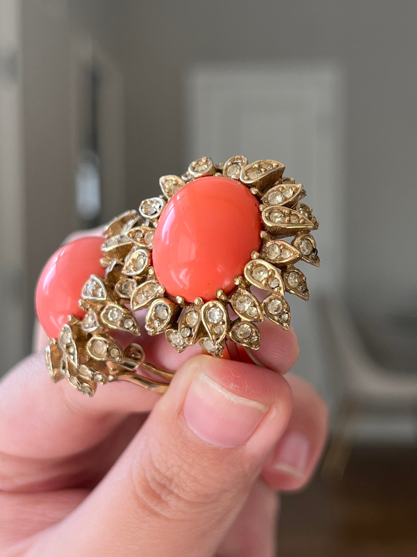 Vintage Ciner Sunflower Oval Coral Pink Poured Glass Cabochon Rhinestone Gold-Tone Clip-On Earrings