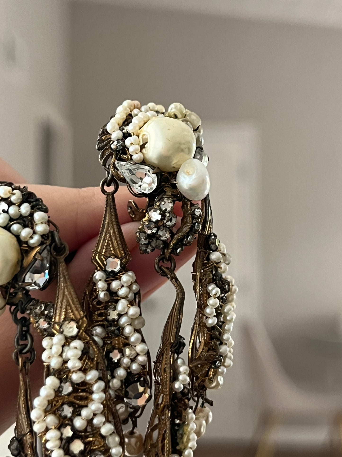 Vintage Unsigned Miriam Haskell Style Genuine Freshwater Pearl Cluster Tassel Drop Dangle Long Shoulder Brush Bronze-Tone Clip-On Earrings