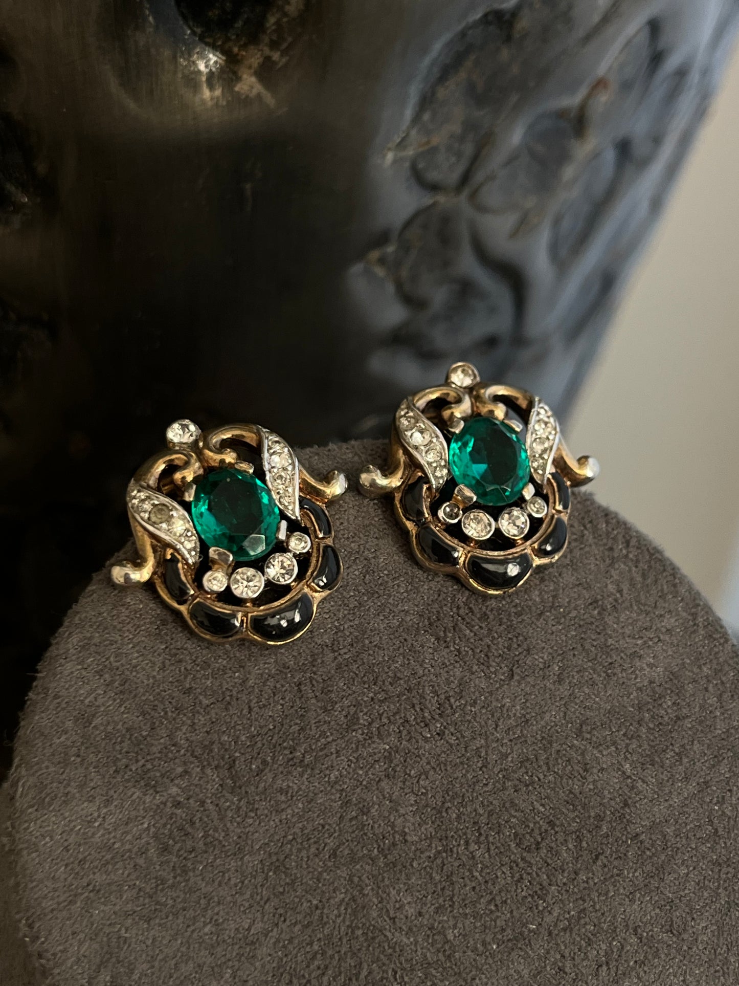 Vintage Trifari “Empress Eugénie” Collection 1940s Oval Topaz Rhinestone Navy Emerald Gold-Tone Clip-On Earrings