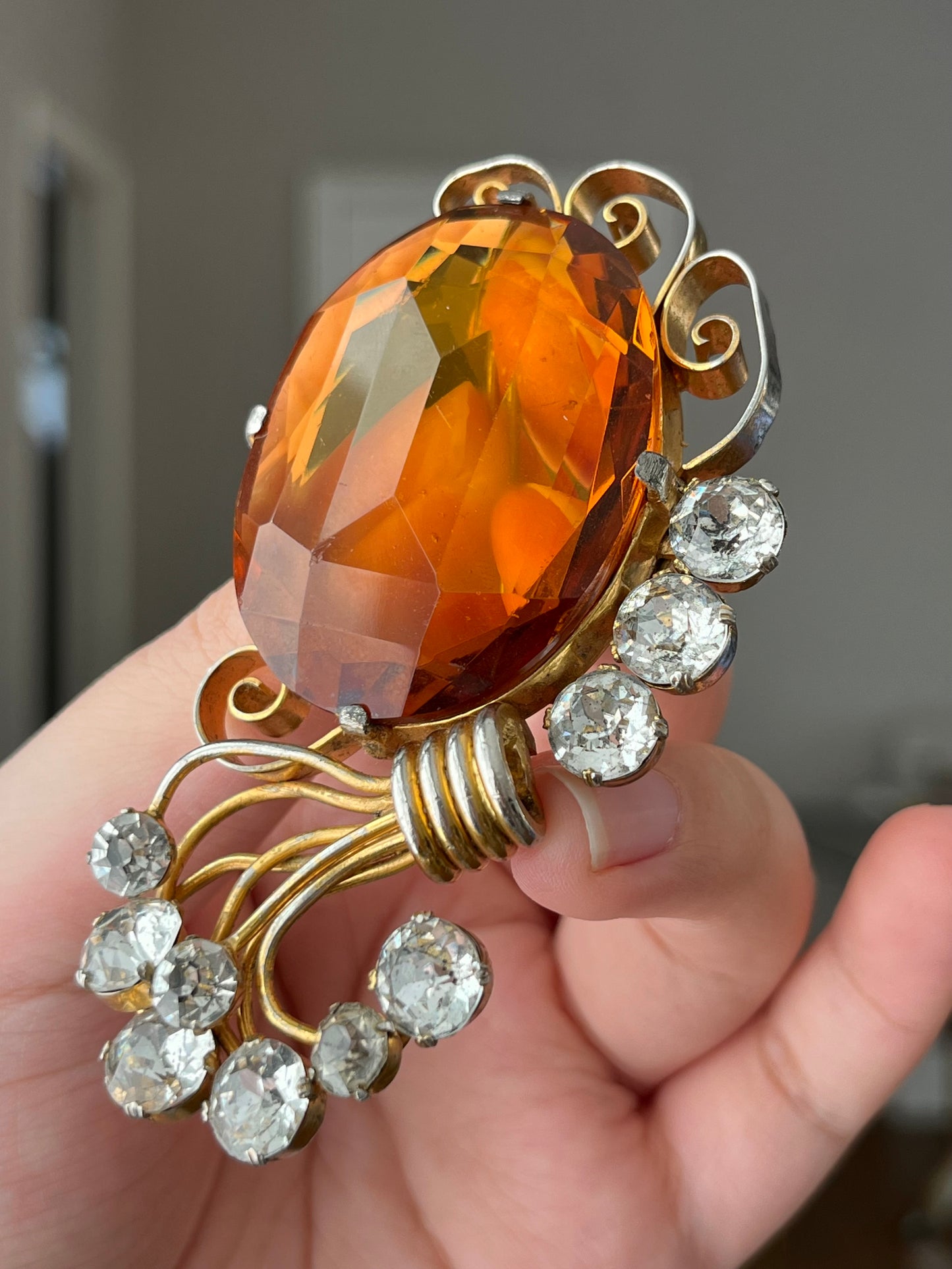 Vintage Leo Glass Oval Open Back Brown Amber Rhinestone Gold-Tone Filigree Brooch