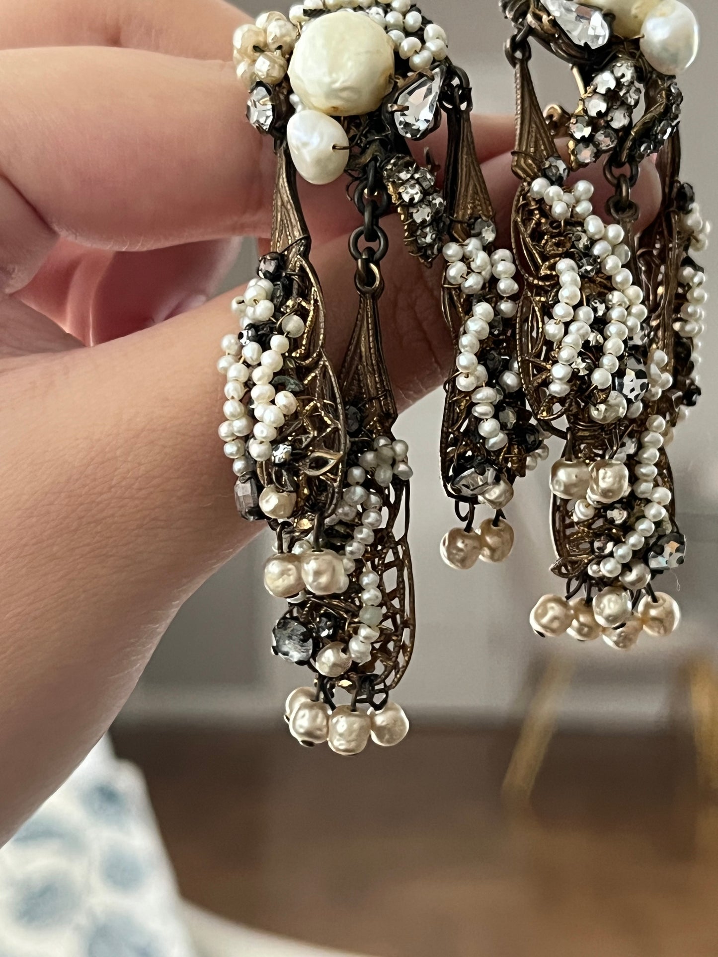 Vintage Unsigned Miriam Haskell Style Genuine Freshwater Pearl Cluster Tassel Drop Dangle Long Shoulder Brush Bronze-Tone Clip-On Earrings