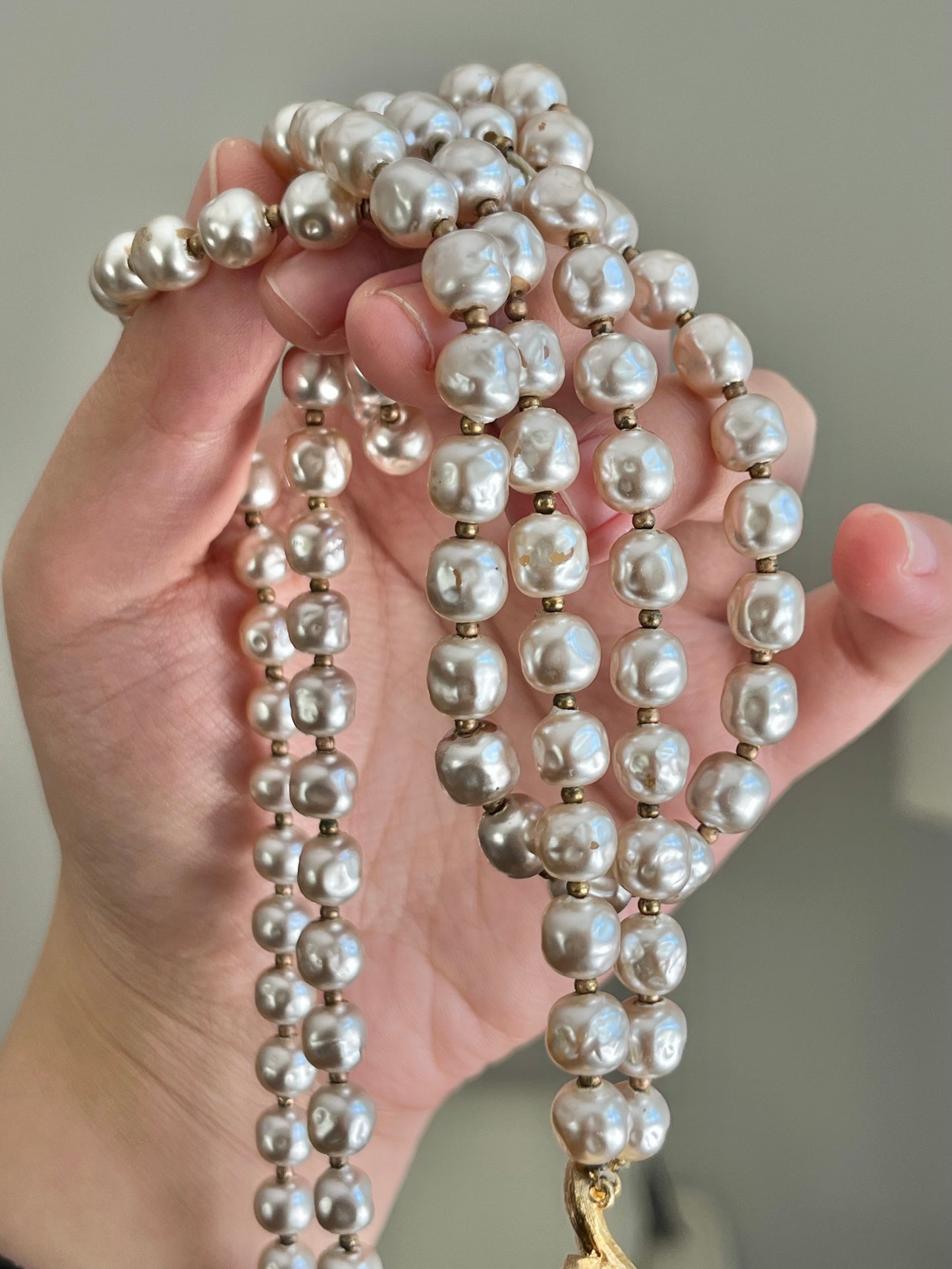 Vintage Unsigned Miriam Haskell Style Baroque Glass Pearl Double-Stranded Layered Rhinestone Brushed Gold-Tone Flower Clasp Necklace