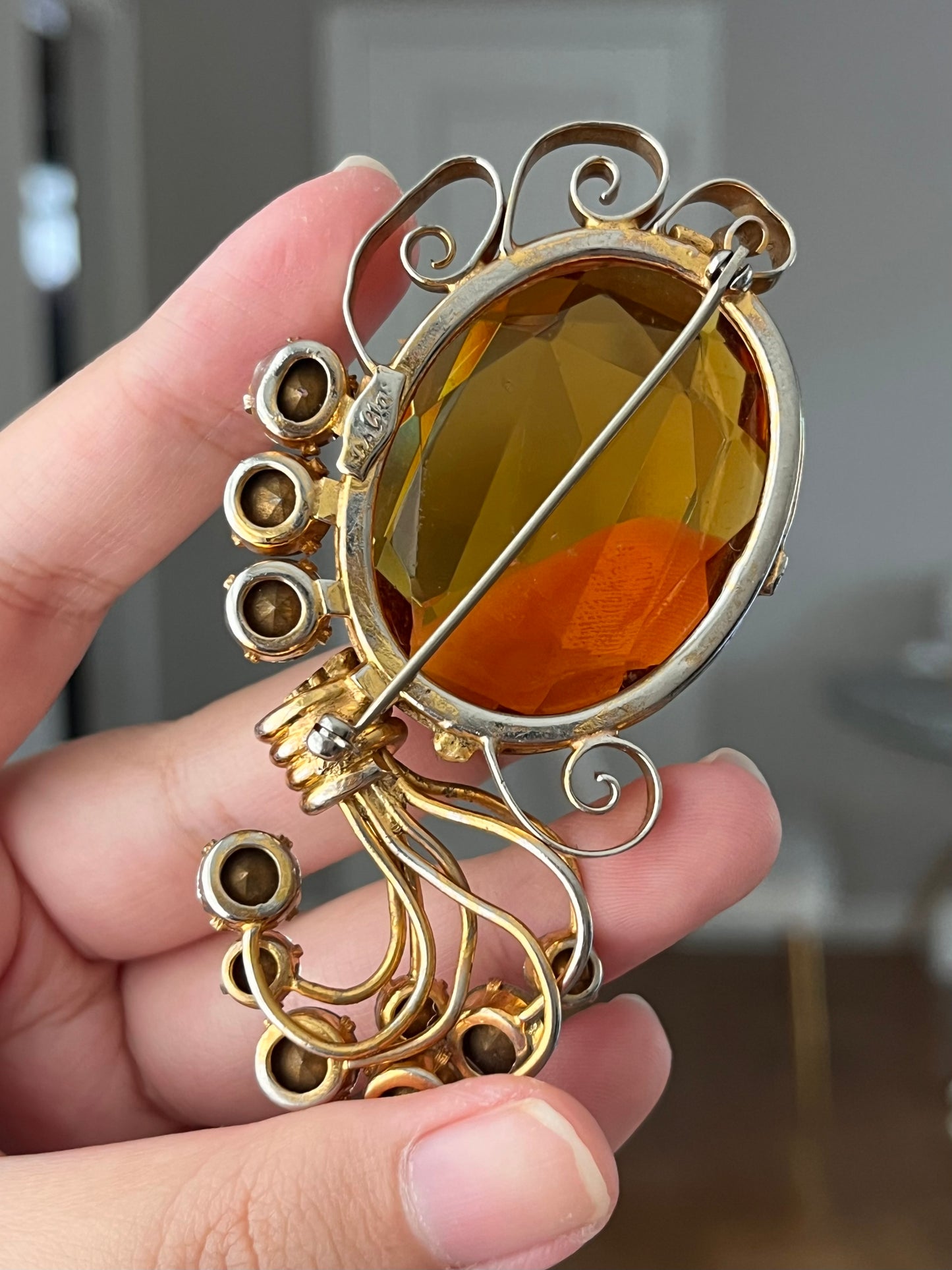 Vintage Leo Glass Oval Open Back Brown Amber Rhinestone Gold-Tone Filigree Brooch