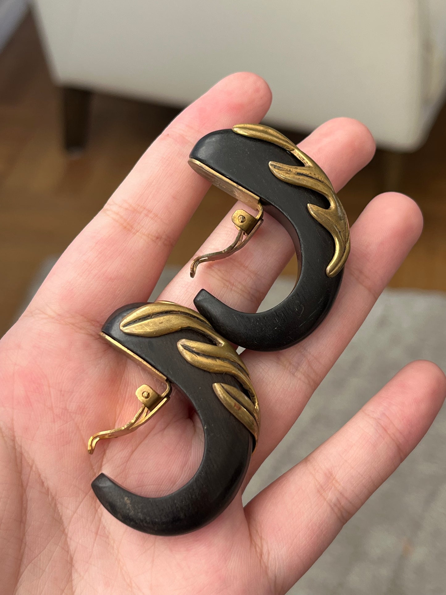 Vintage Isabel Canovas Vine Leaf Natural Wood Hoop Bronze Gold-Plated Clip-On Earrings