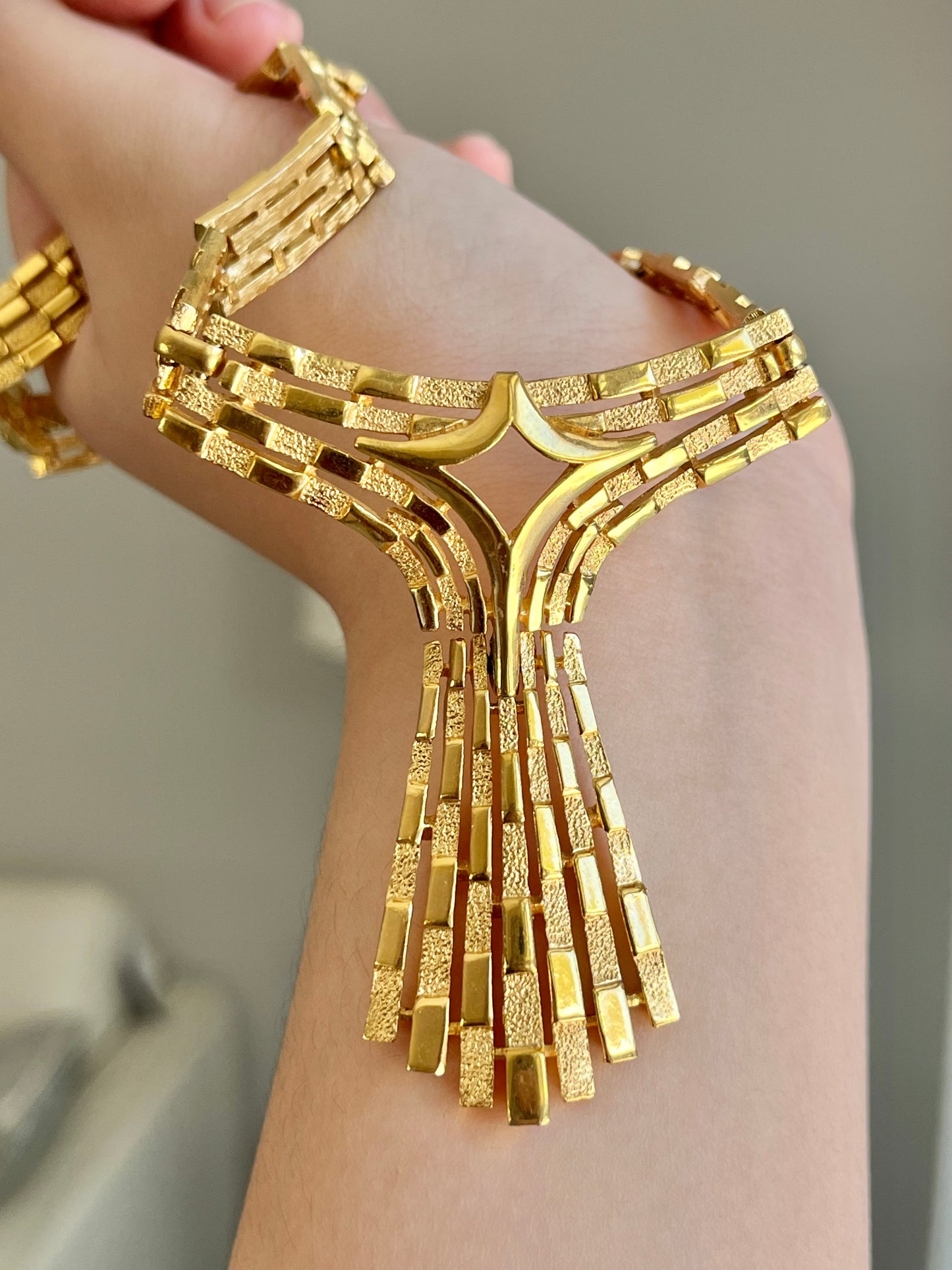 Vintage Crown Trifari Star Radiant Hollow Tie Y Drop Gold-Tone Necklace