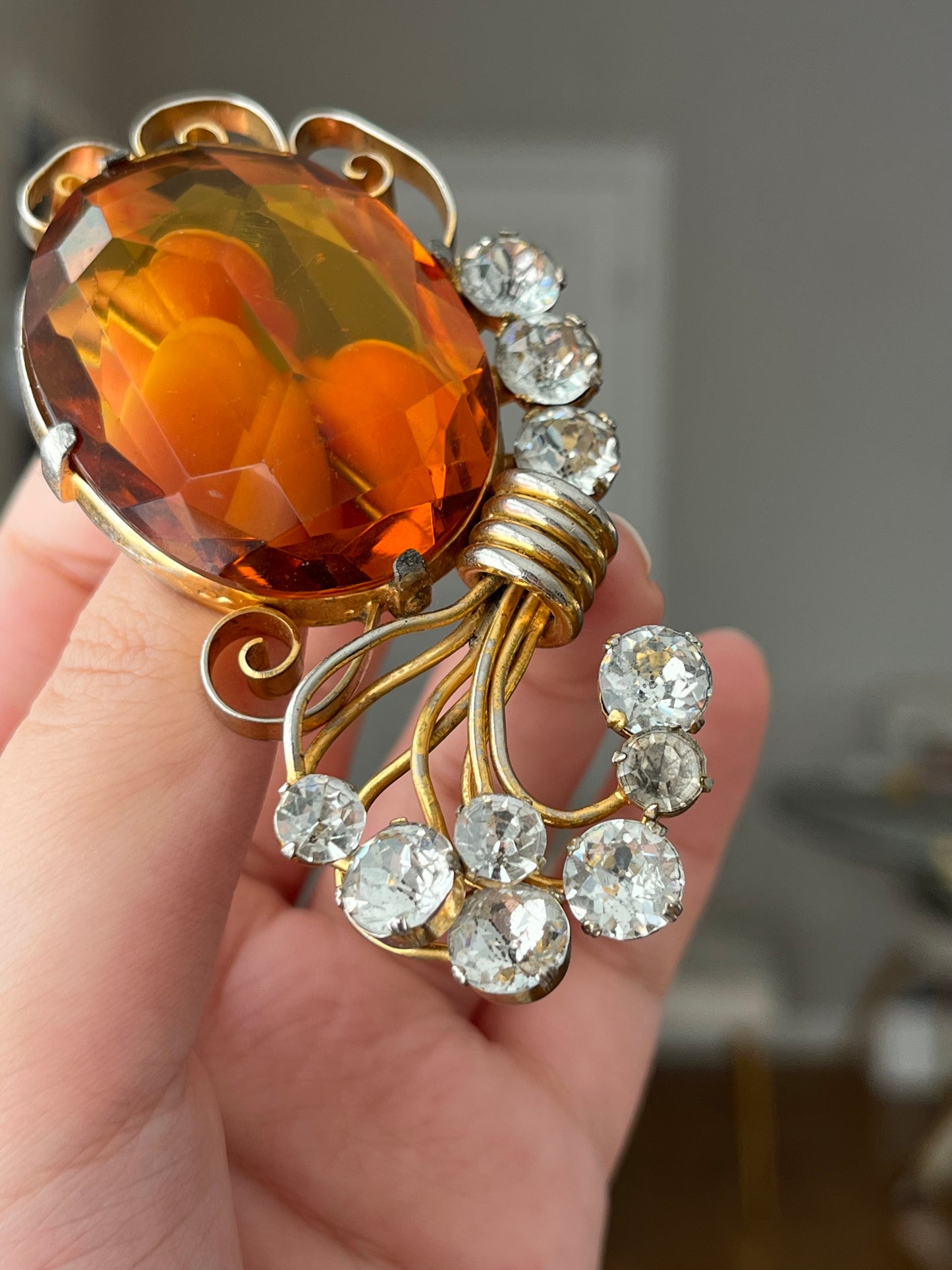 Vintage Leo Glass Oval Open Back Brown Amber Rhinestone Gold-Tone Filigree Brooch