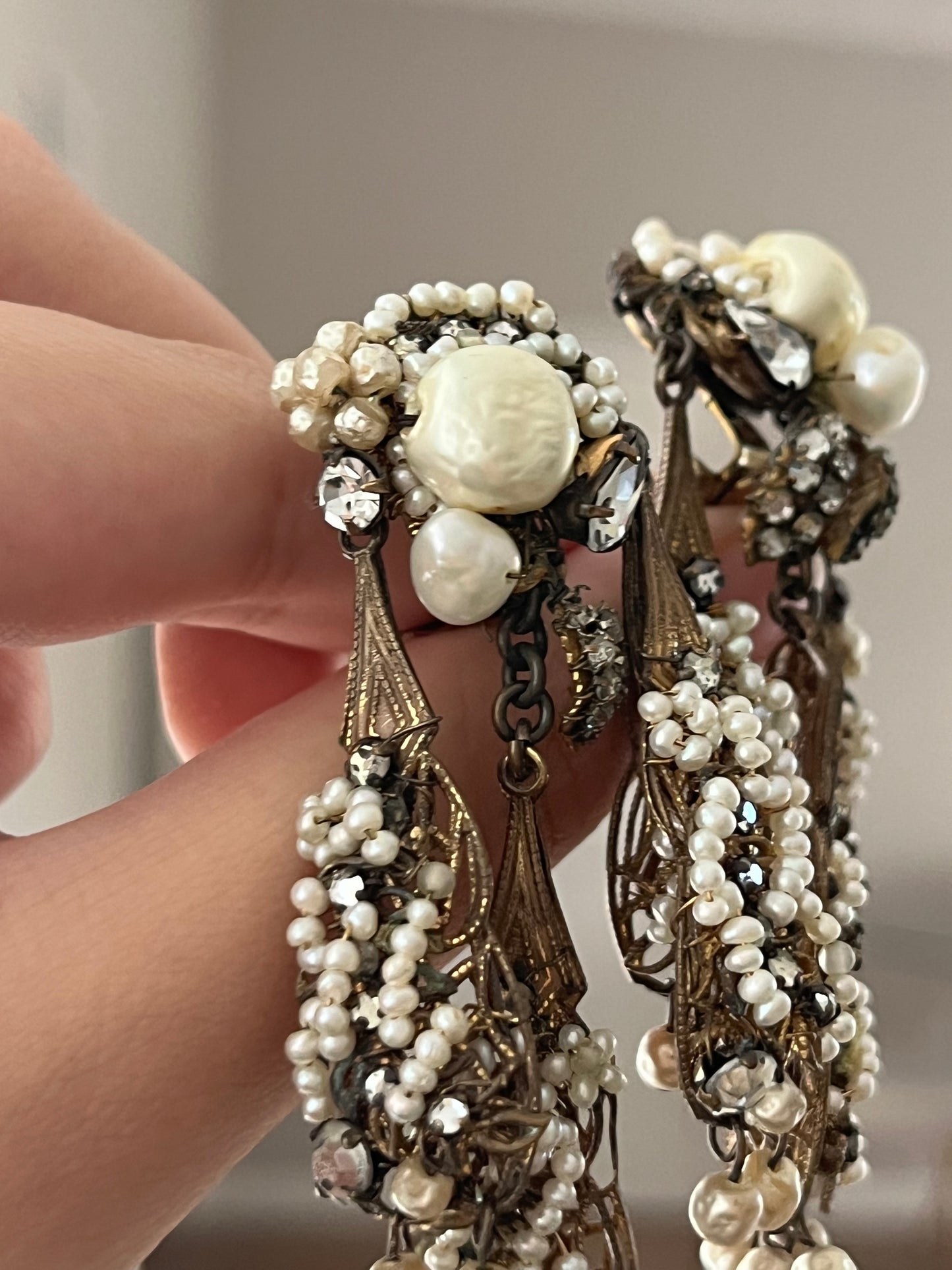 Vintage Unsigned Miriam Haskell Style Genuine Freshwater Pearl Cluster Tassel Drop Dangle Long Shoulder Brush Bronze-Tone Clip-On Earrings