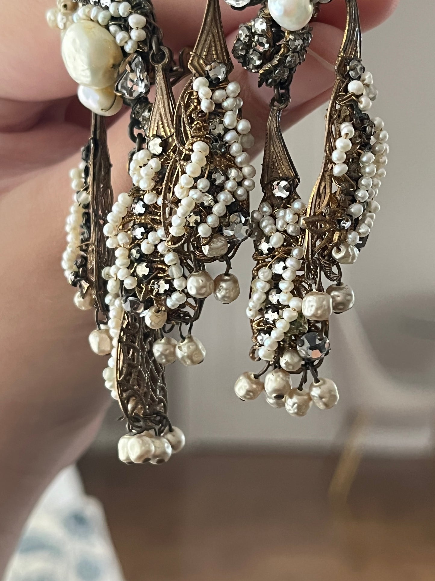 Vintage Unsigned Miriam Haskell Style Genuine Freshwater Pearl Cluster Tassel Drop Dangle Long Shoulder Brush Bronze-Tone Clip-On Earrings