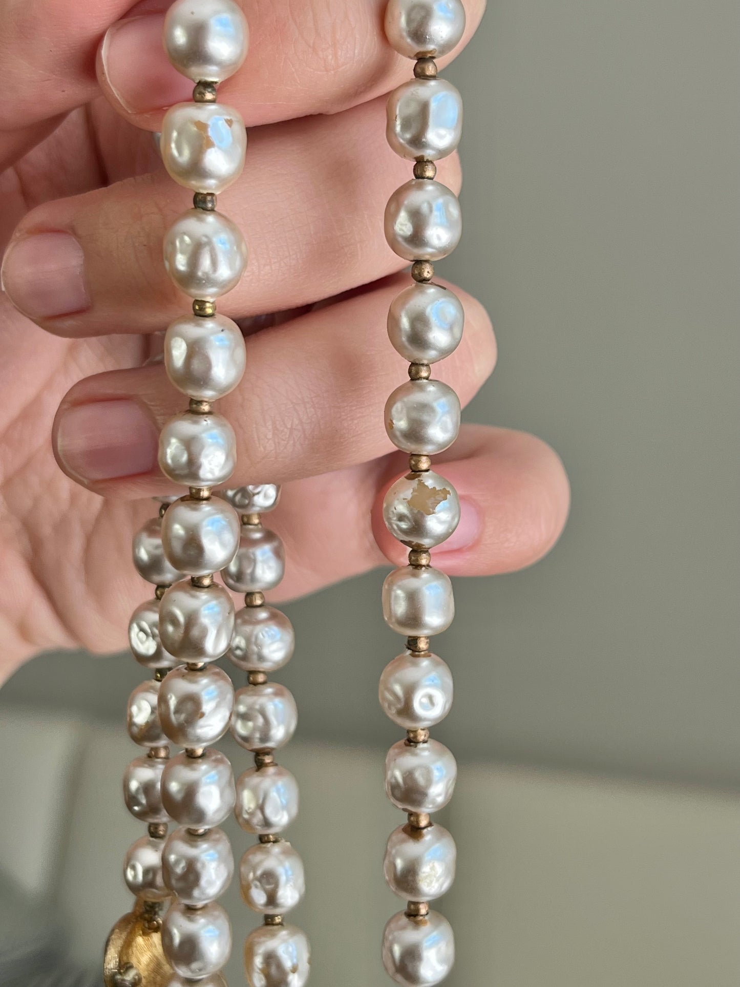 Vintage Unsigned Miriam Haskell Style Baroque Glass Pearl Double-Stranded Layered Rhinestone Brushed Gold-Tone Flower Clasp Necklace