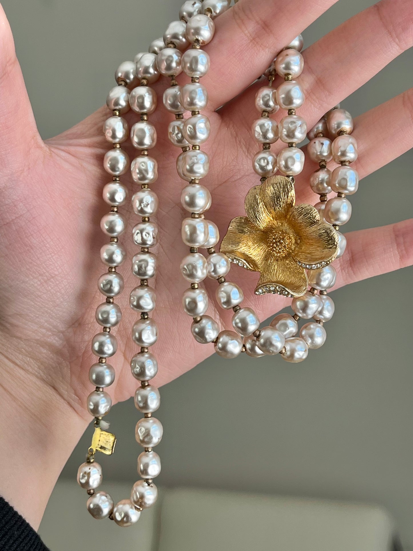 Vintage Unsigned Miriam Haskell Style Baroque Glass Pearl Double-Stranded Layered Rhinestone Brushed Gold-Tone Flower Clasp Necklace