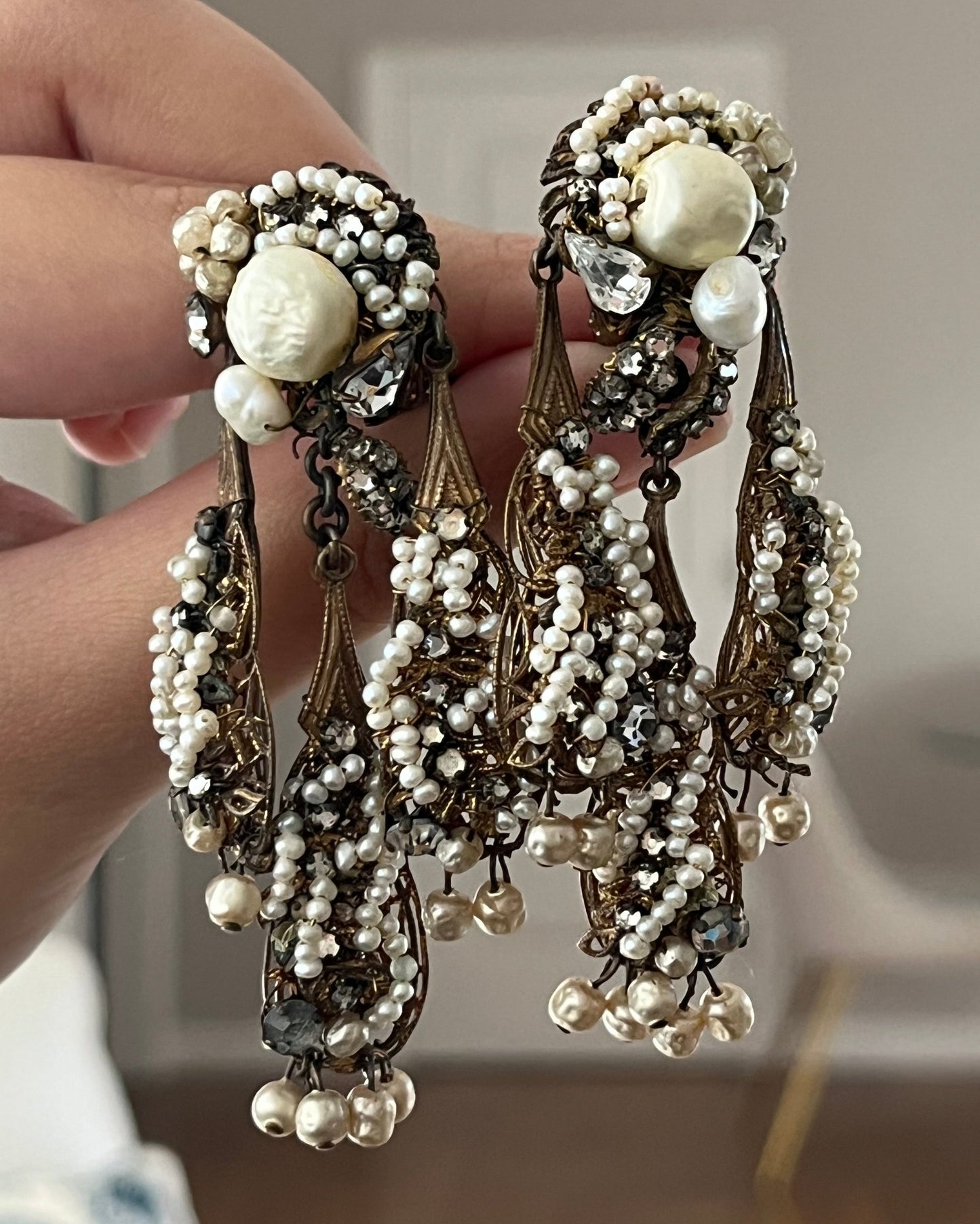 Vintage Unsigned Miriam Haskell Style Genuine Freshwater Pearl Cluster Tassel Drop Dangle Long Shoulder Brush Bronze-Tone Clip-On Earrings