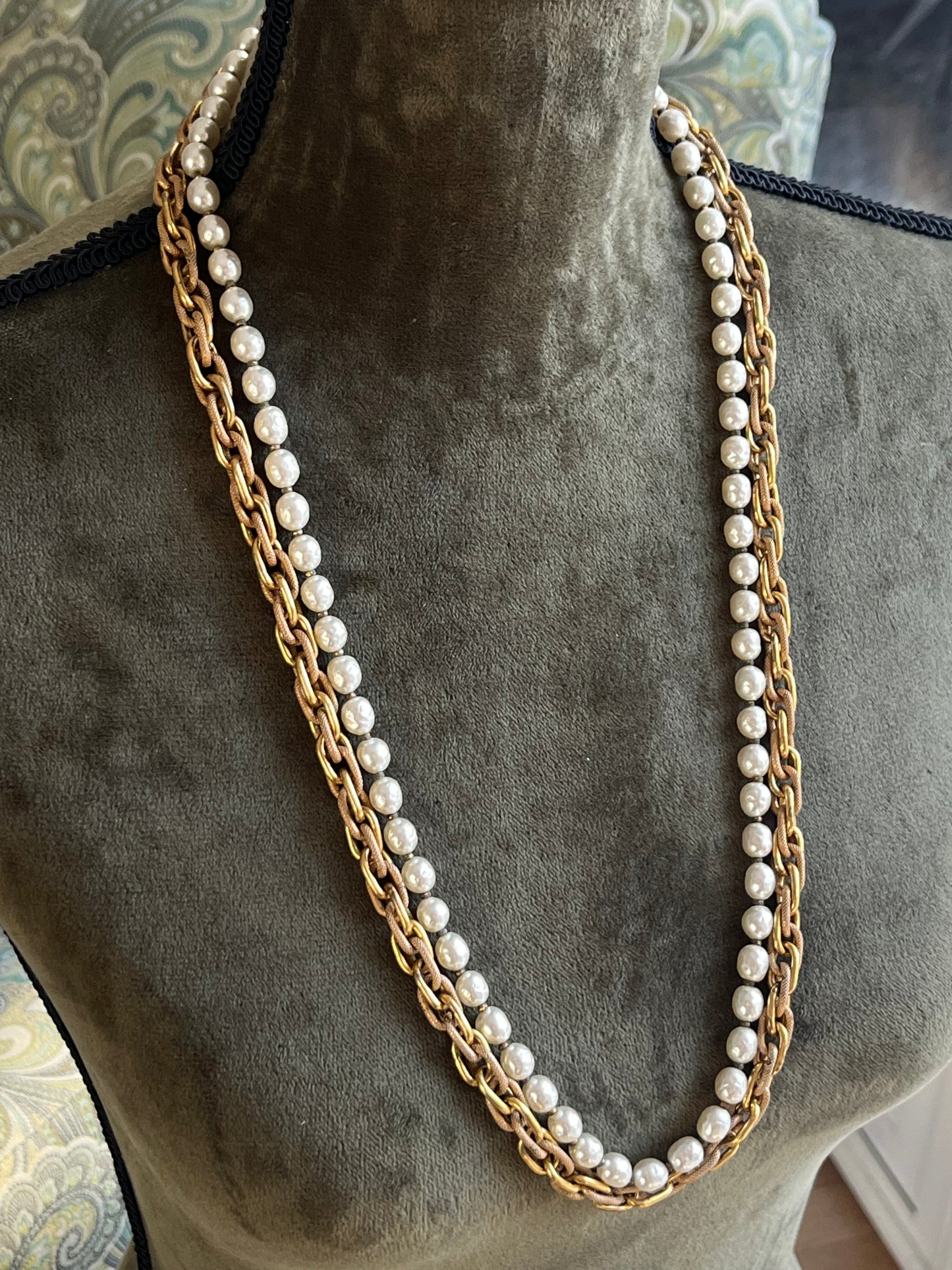 Vintage Miriam Haskell Classic "Niki" Baroque Glass Pearl Bronze-Tone Chain Long Necklace Set