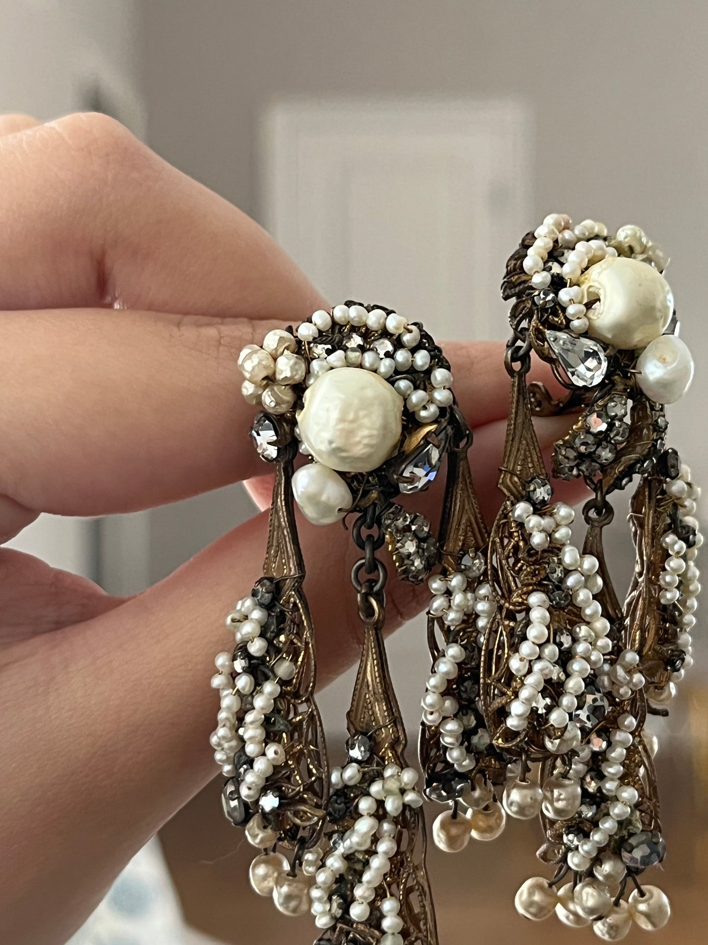 Vintage Unsigned Miriam Haskell Style Genuine Freshwater Pearl Cluster Tassel Drop Dangle Long Shoulder Brush Bronze-Tone Clip-On Earrings
