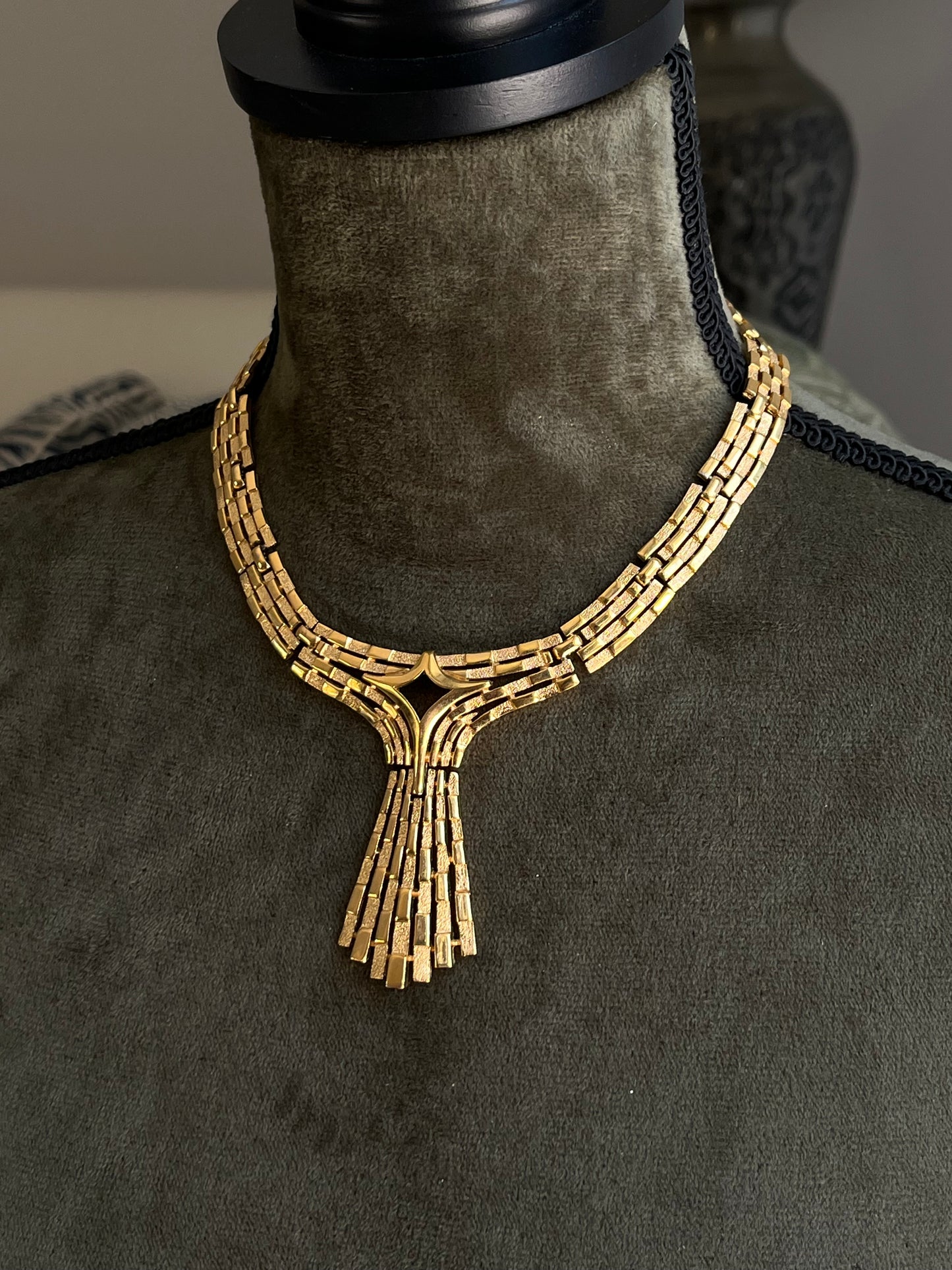 Vintage Crown Trifari Star Radiant Hollow Tie Y Drop Gold-Tone Necklace