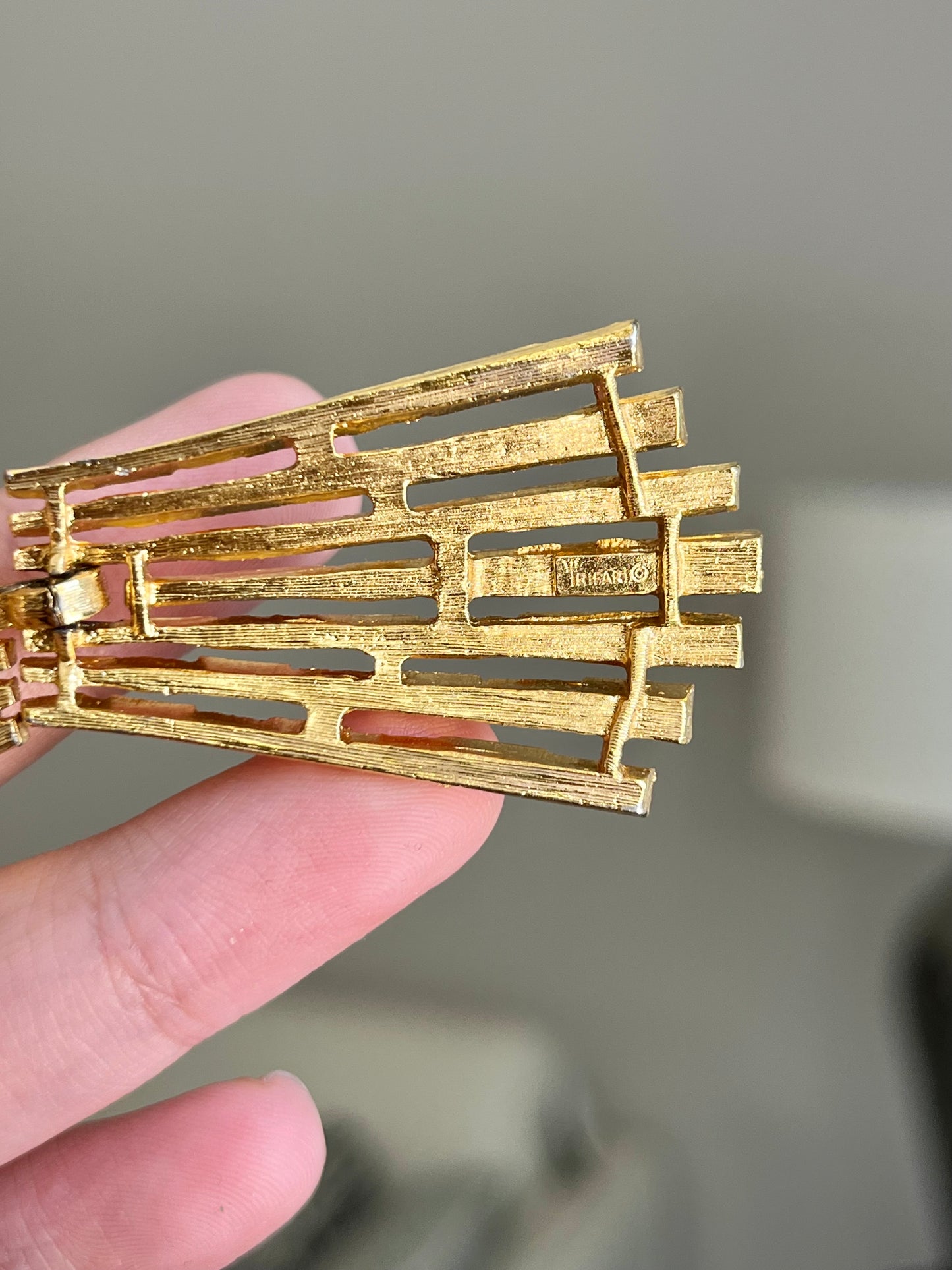 Vintage Crown Trifari Star Radiant Hollow Tie Y Drop Gold-Tone Necklace