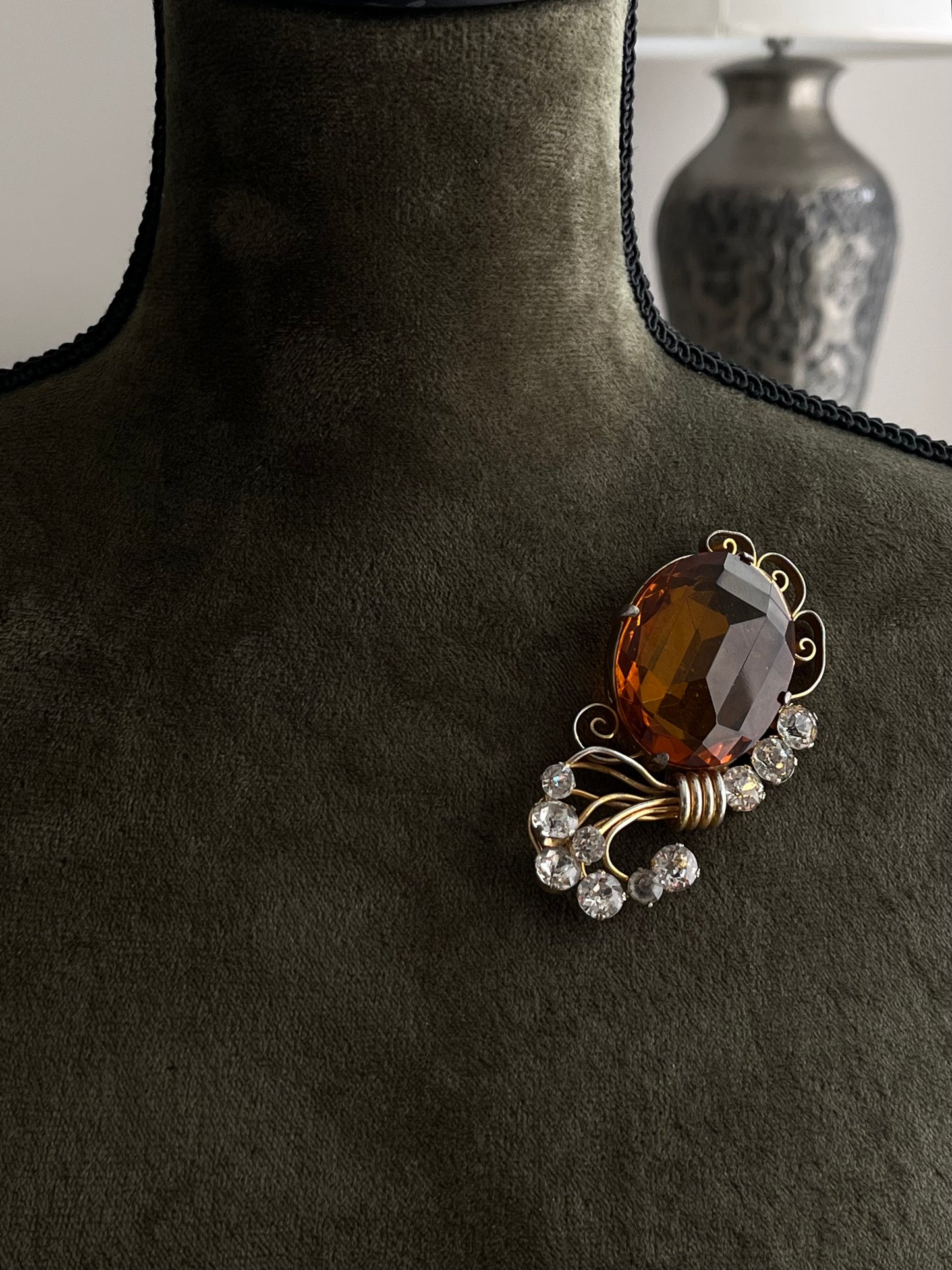 Vintage Leo Glass Oval Open Back Brown Amber Rhinestone Gold-Tone Filigree Brooch