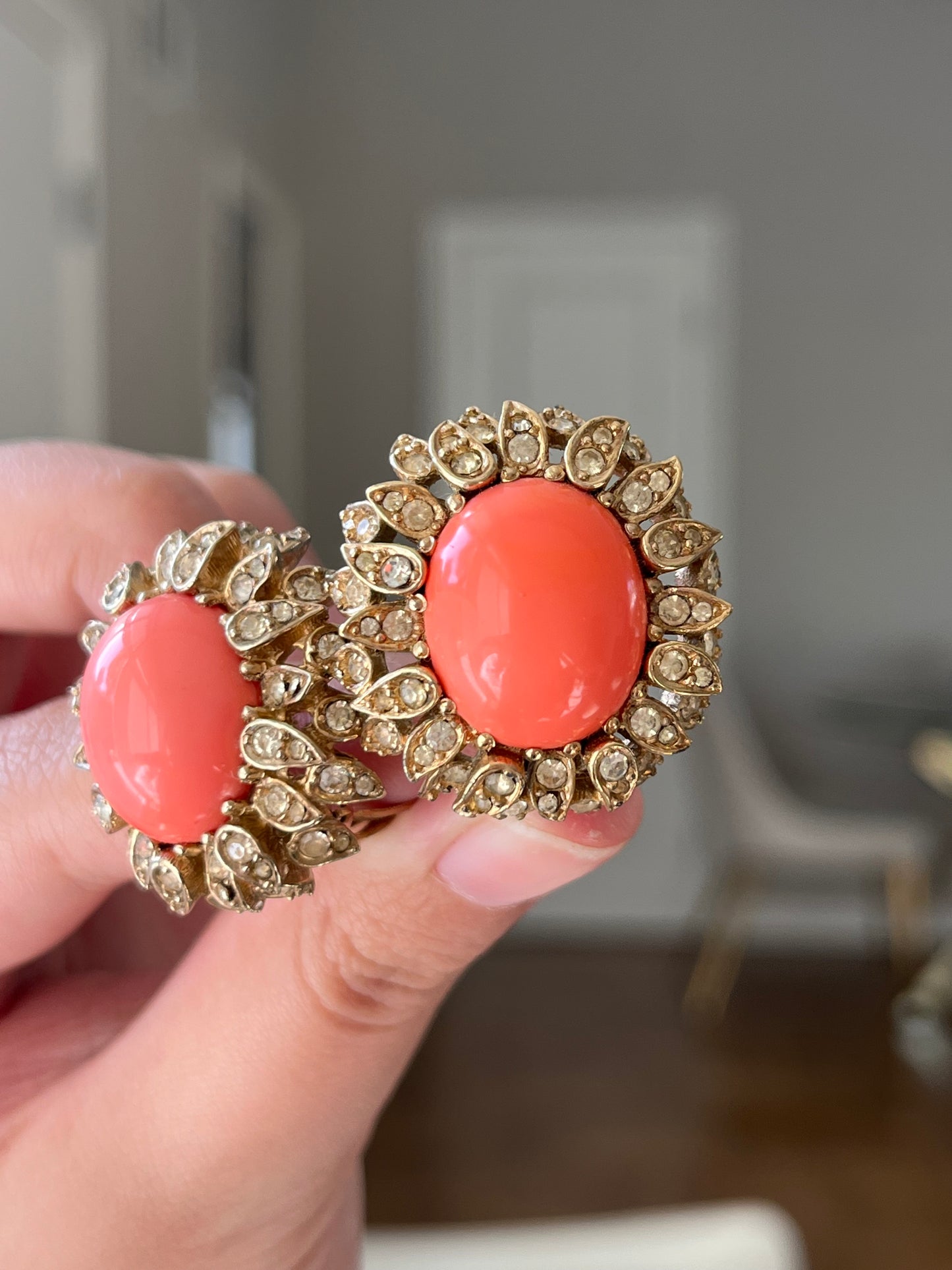 Vintage Ciner Sunflower Oval Coral Pink Poured Glass Cabochon Rhinestone Gold-Tone Clip-On Earrings