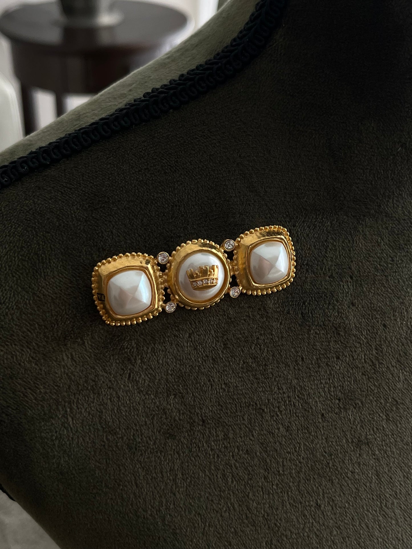 Vintage Fendi Classic Crown Motif Sugarloaf-Cut Pearl Rhinestone Gold-Tone Bar Brooch