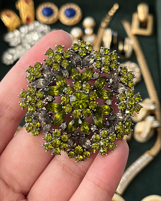 Vintage Crown Trifari 1950s Snowflake Flower Green Gray Rhinestone Prong Multi-Layered Silver-Tone Brooch
