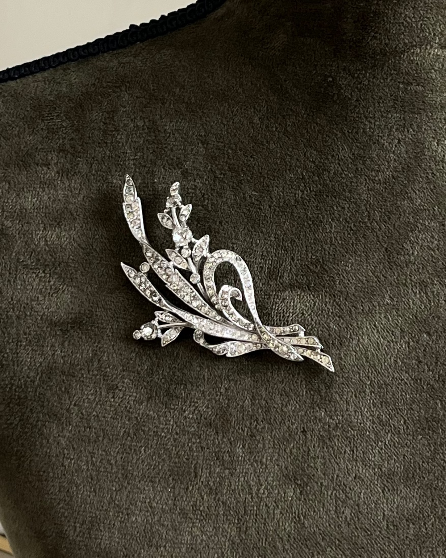 Vintage Crown Trifari 1941 Alfred Spaney Spray Bouquet Flower Rhinestone Silver-Tone Brooch