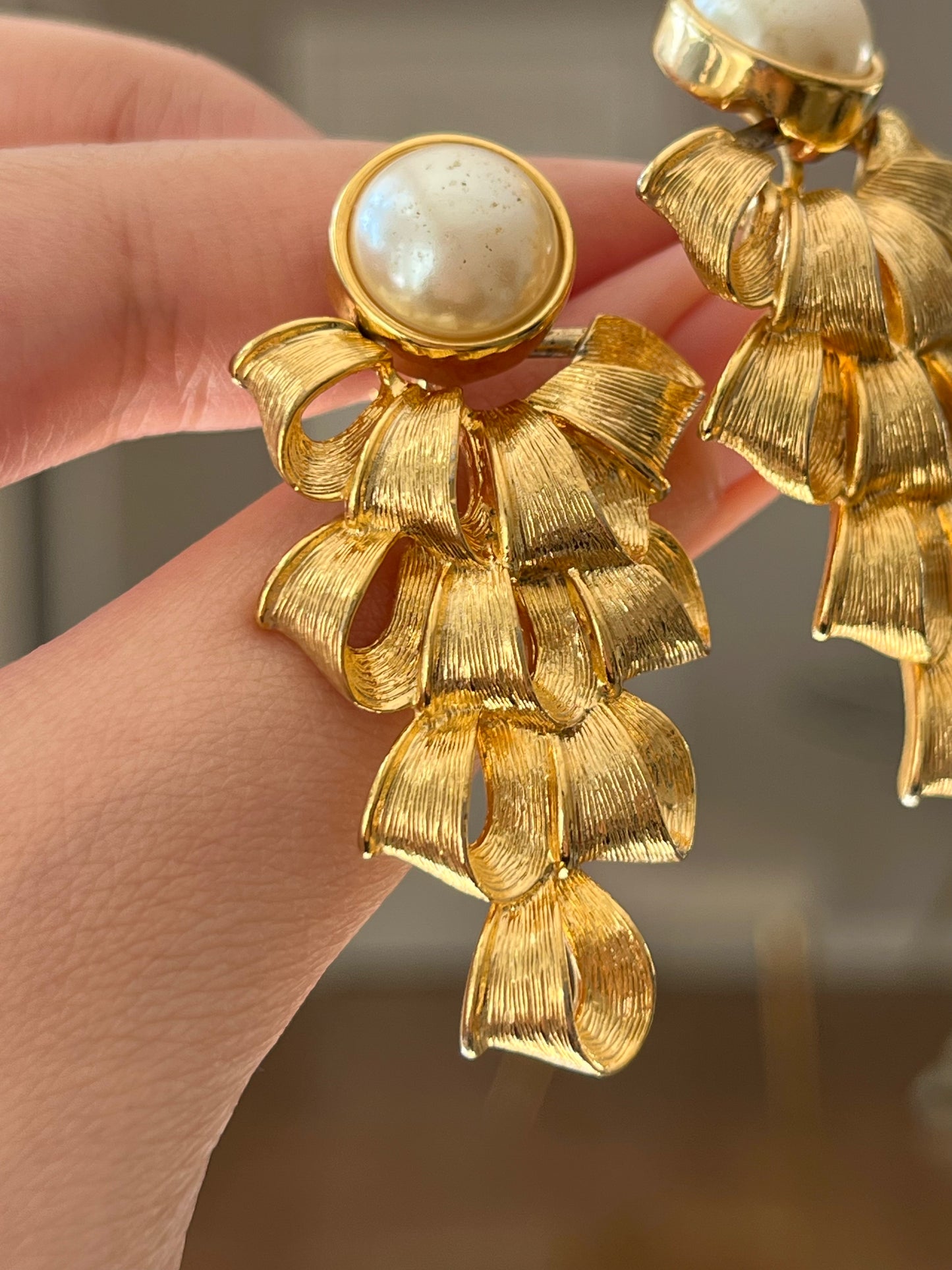 Vintage Givenchy Pearl Ribbon Chandelier Dangle Drop Long Shoulder Brush Gold-Tone Clip-On Earrings